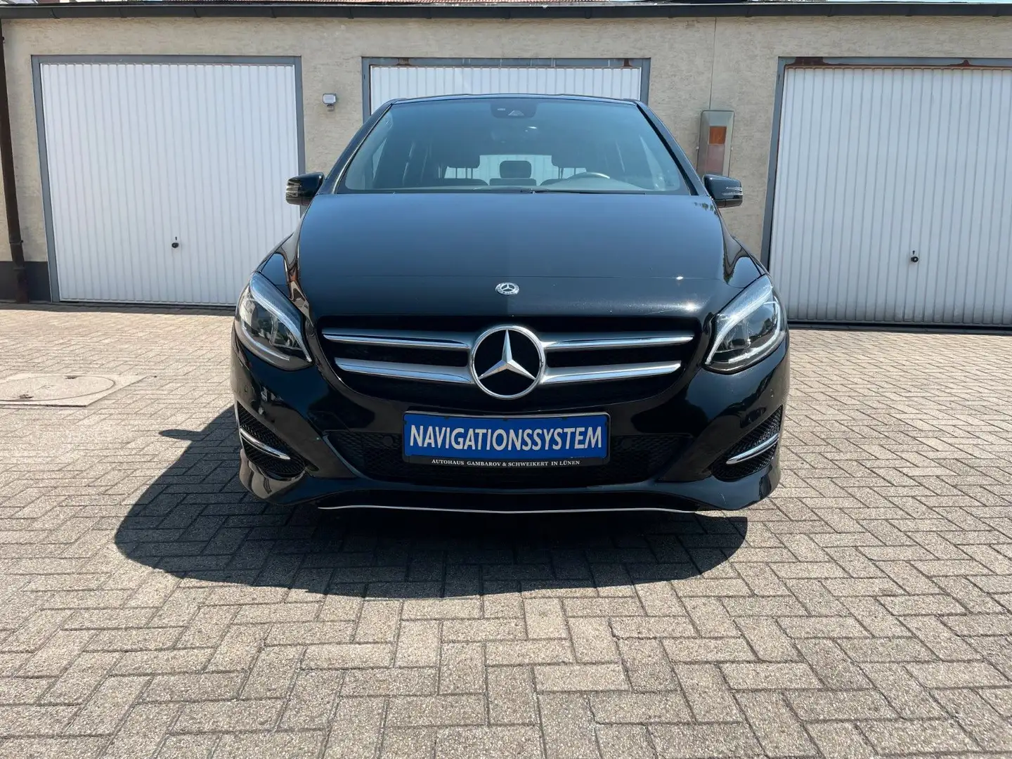 Mercedes-Benz B 180 B180 PROGRESSIVE NAVI MEDIA LED MFL SHZ PDC ALU Schwarz - 1