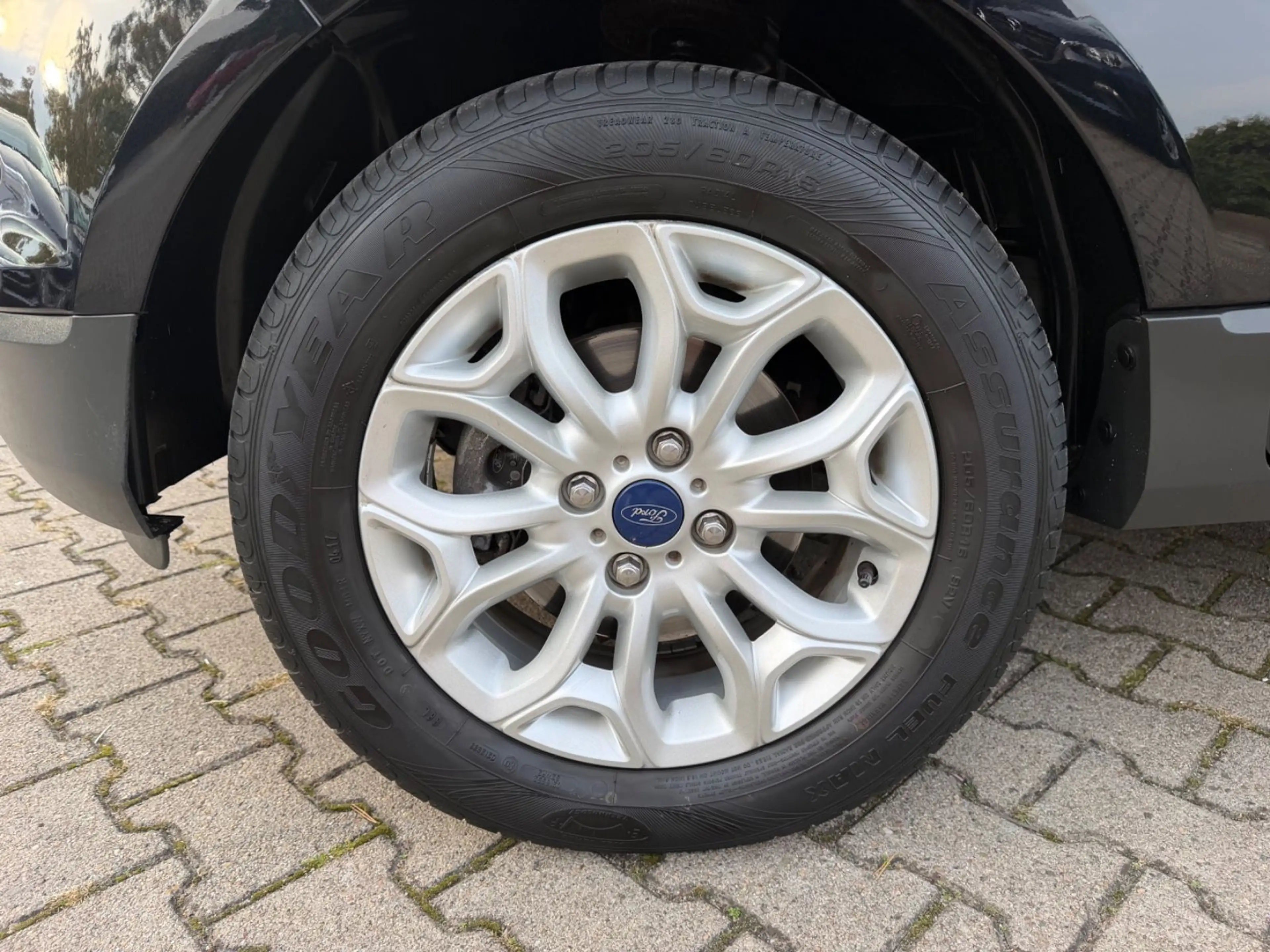 Ford EcoSport Trend — photo 8