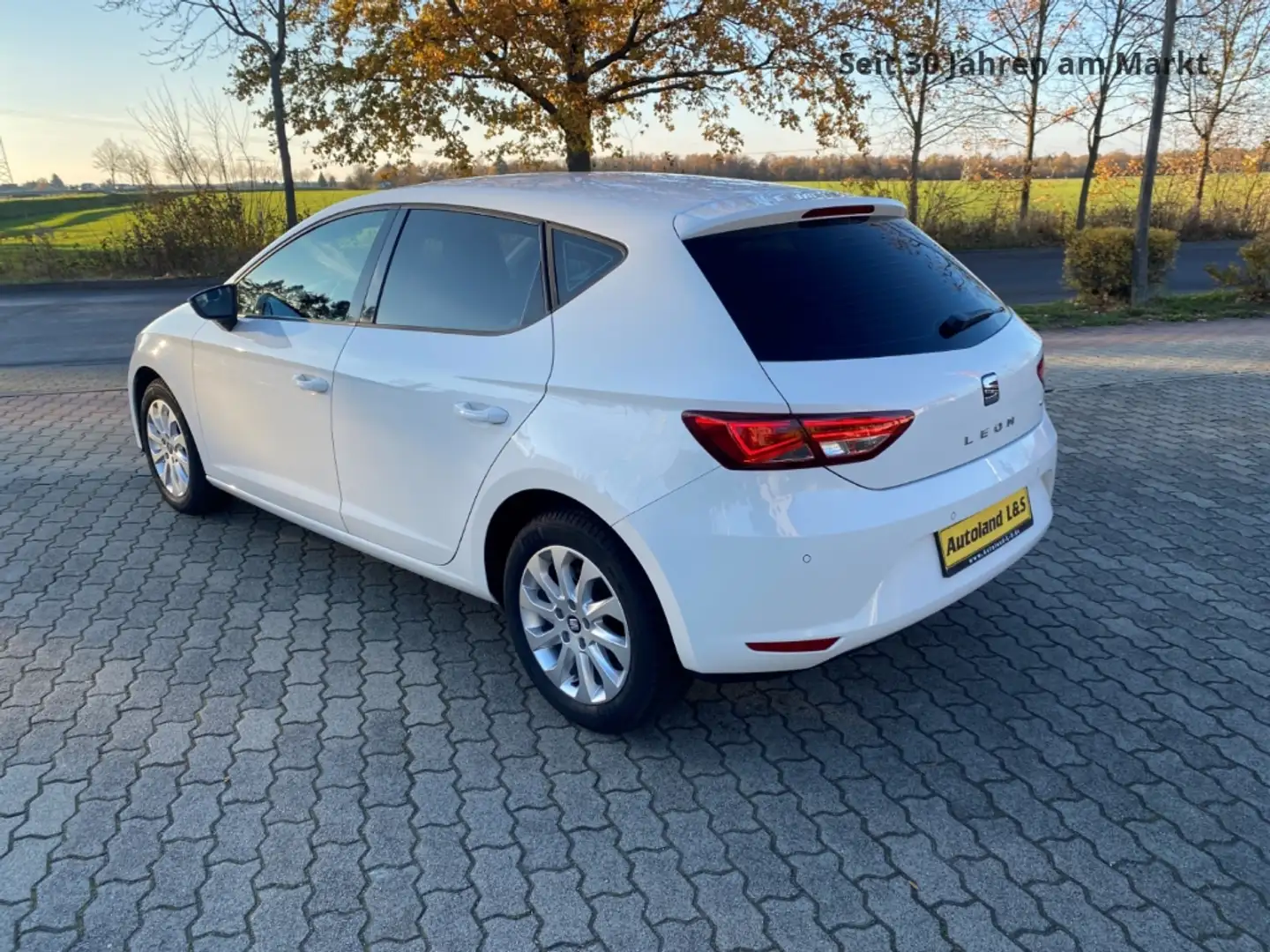 SEAT Leon Style, LED, PDC, SH, Navi, Alus, Allwetterreifen, Wit - 2