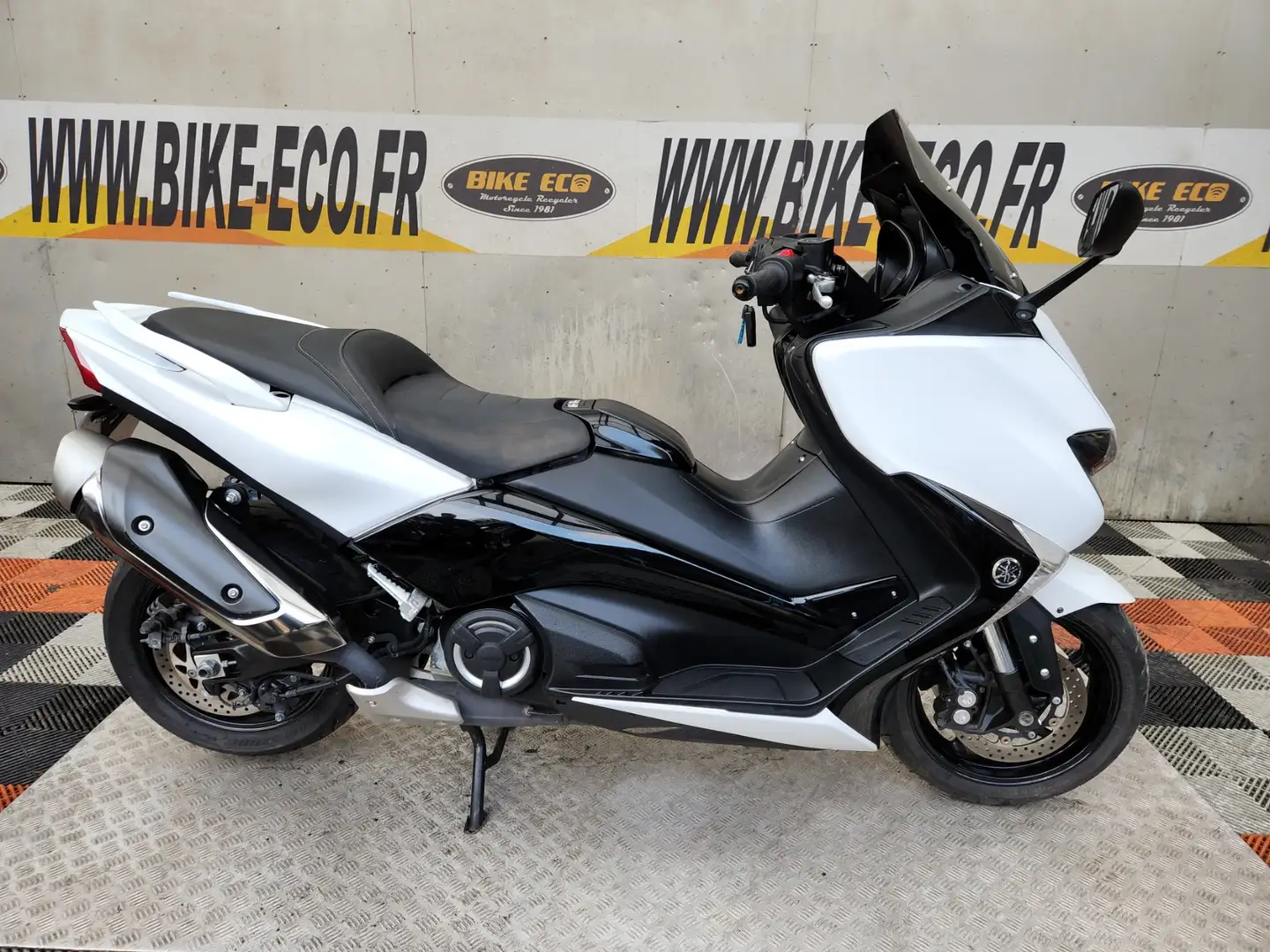 Yamaha TMAX 530 Bílá - 1