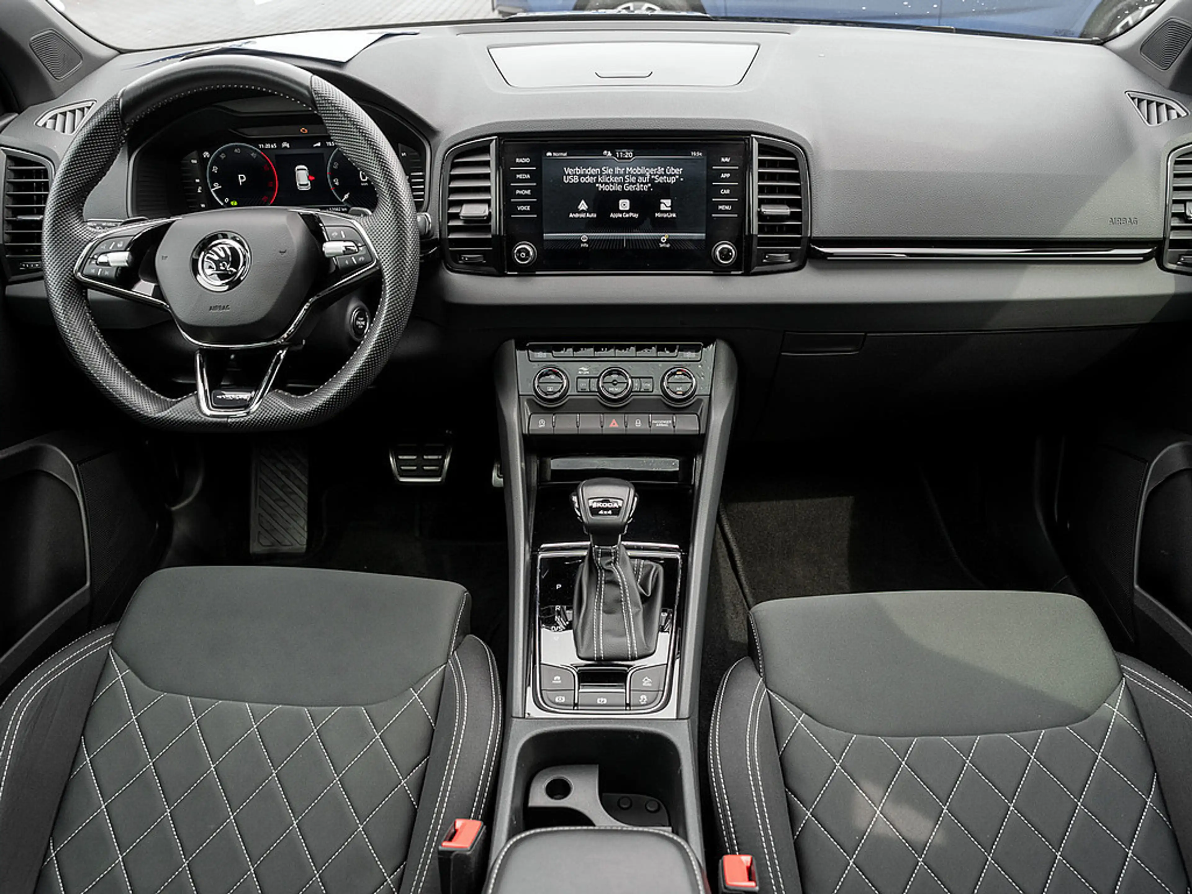 Skoda Karoq 2.0 TDI Sportline 4x4 PANO MATRIX DCC — photo 6
