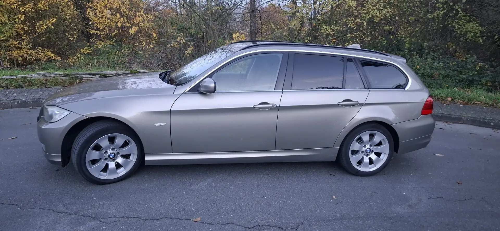 BMW 325 325d DPF Touring Aut. - 2