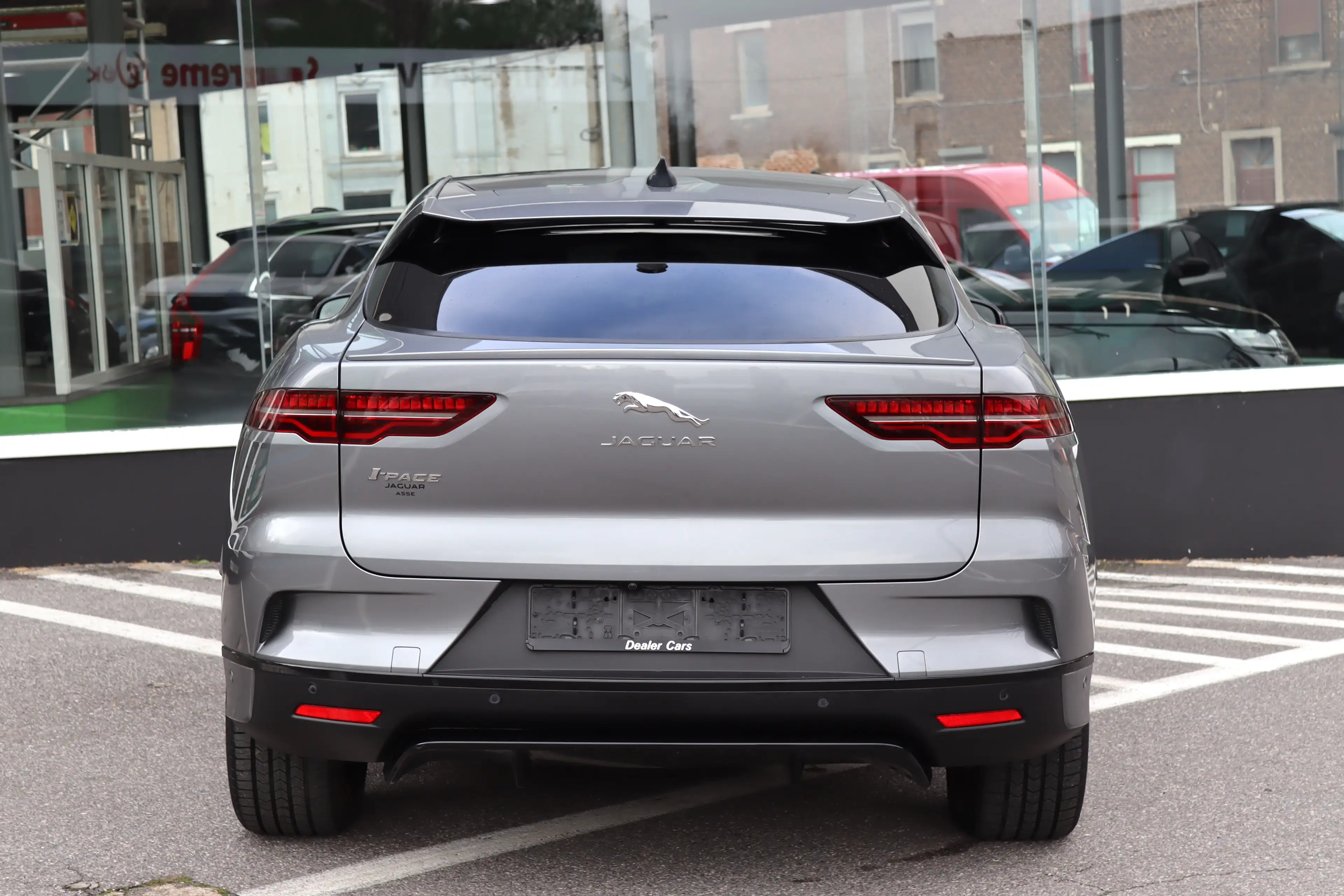 Jaguar I-Pace EV320 SE TOIT PANO CAMERA LED FULL OPTIONS TVAC — photo 4