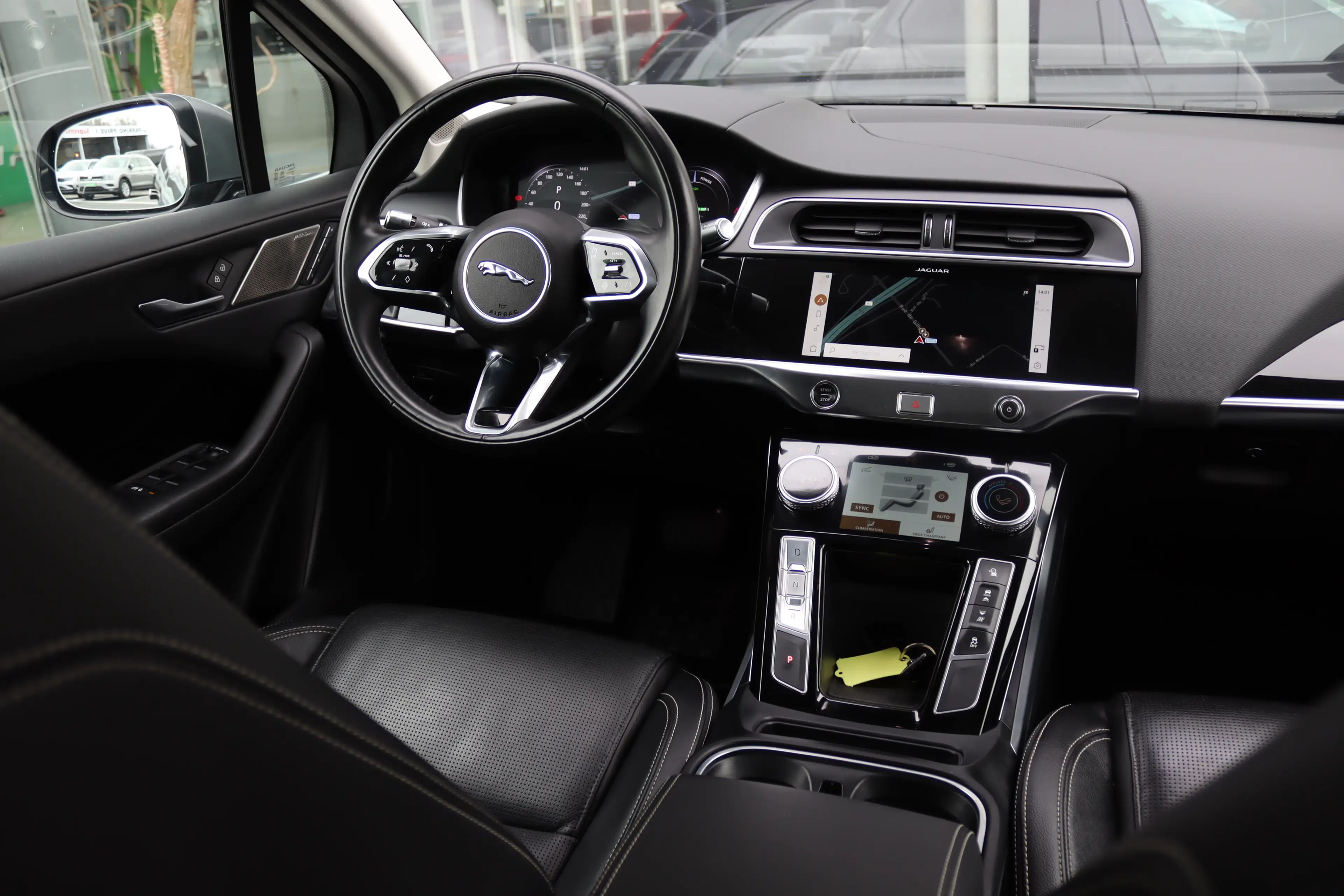 Jaguar I-Pace EV320 SE TOIT PANO CAMERA LED FULL OPTIONS TVAC — photo 12