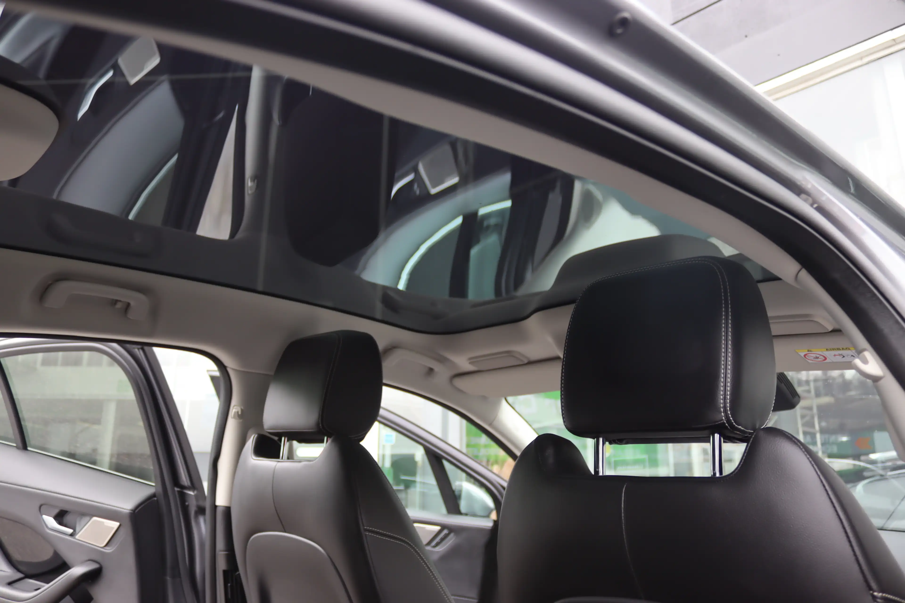Jaguar I-Pace EV320 SE TOIT PANO CAMERA LED FULL OPTIONS TVAC — photo 11