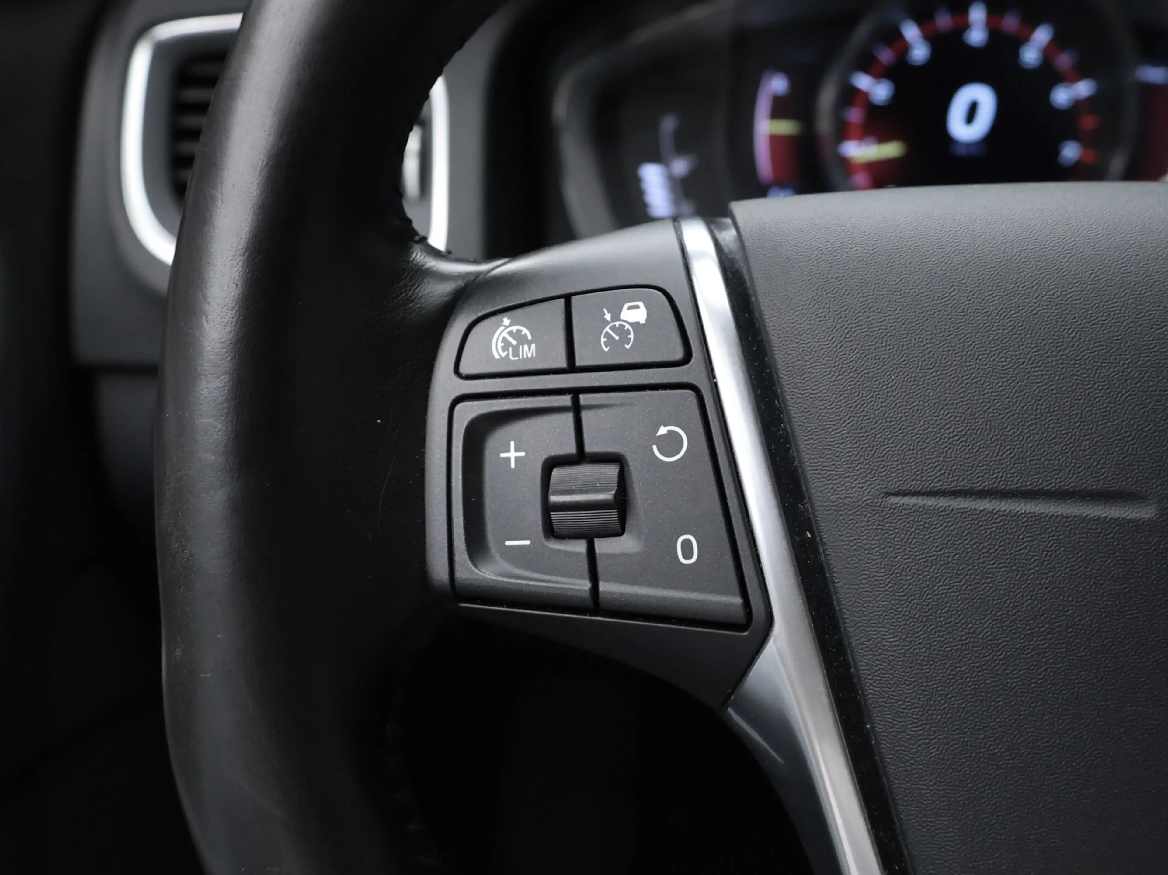 Volvo S60 2.0 T4 Summum Sport (SCHUIFDAK,NAVI,CAMERA,STOEL/S — photo 9