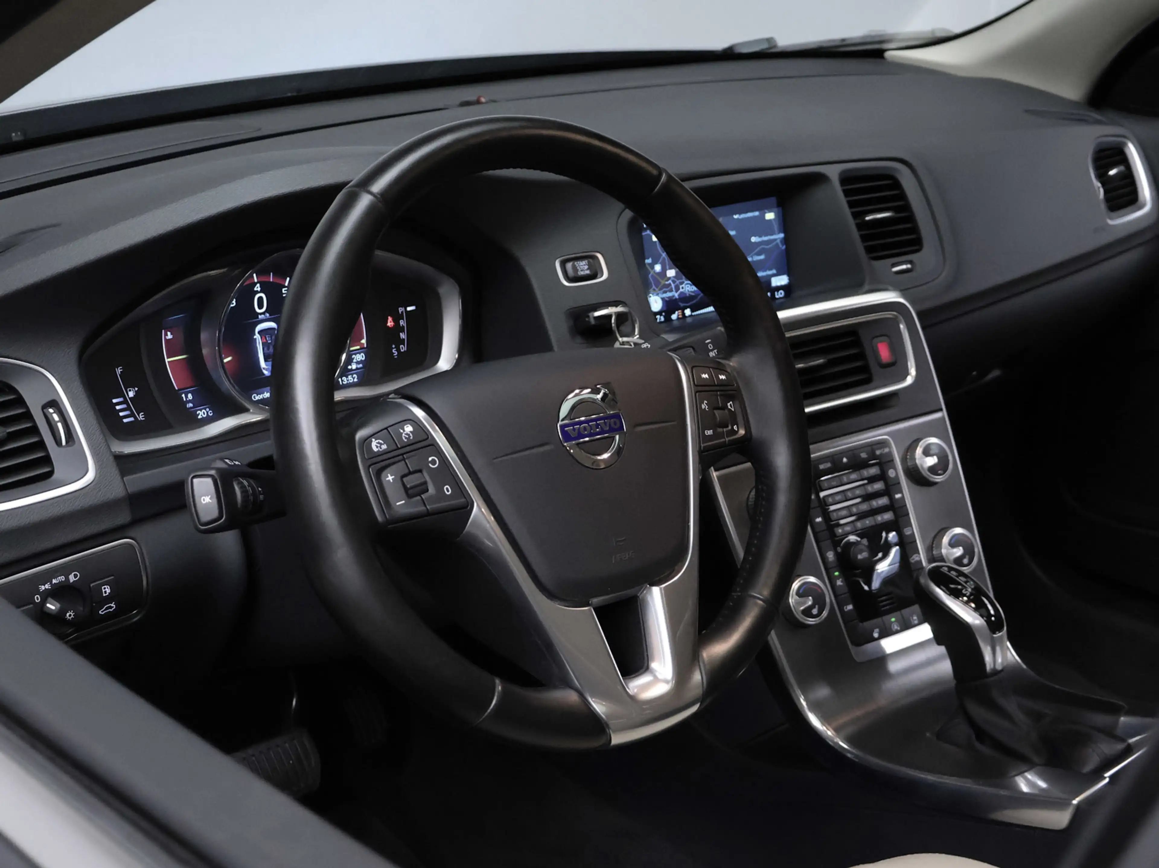 Volvo S60 2.0 T4 Summum Sport (SCHUIFDAK,NAVI,CAMERA,STOEL/S — photo 31