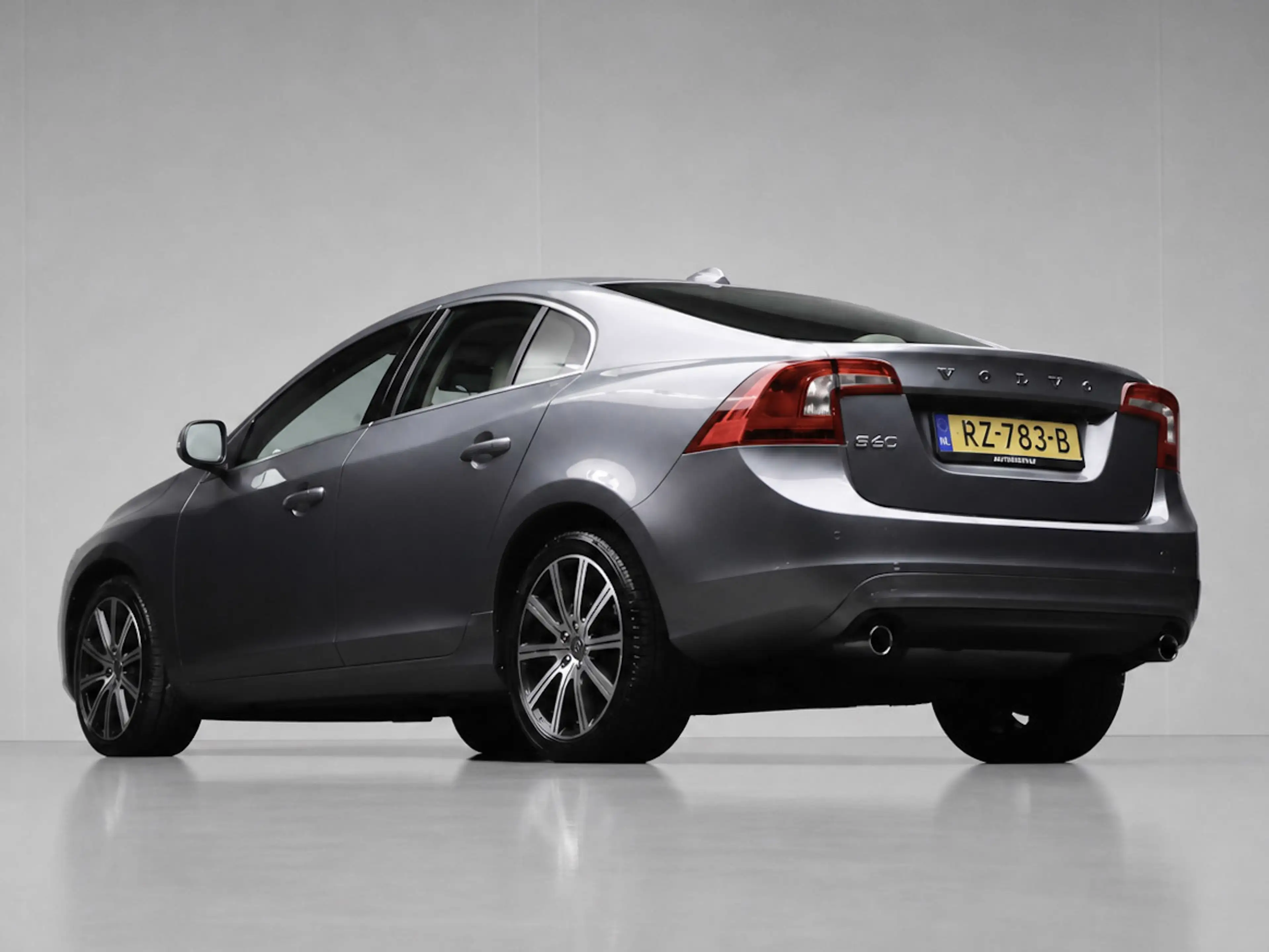 Volvo S60 2.0 T4 Summum Sport (SCHUIFDAK,NAVI,CAMERA,STOEL/S — photo 4
