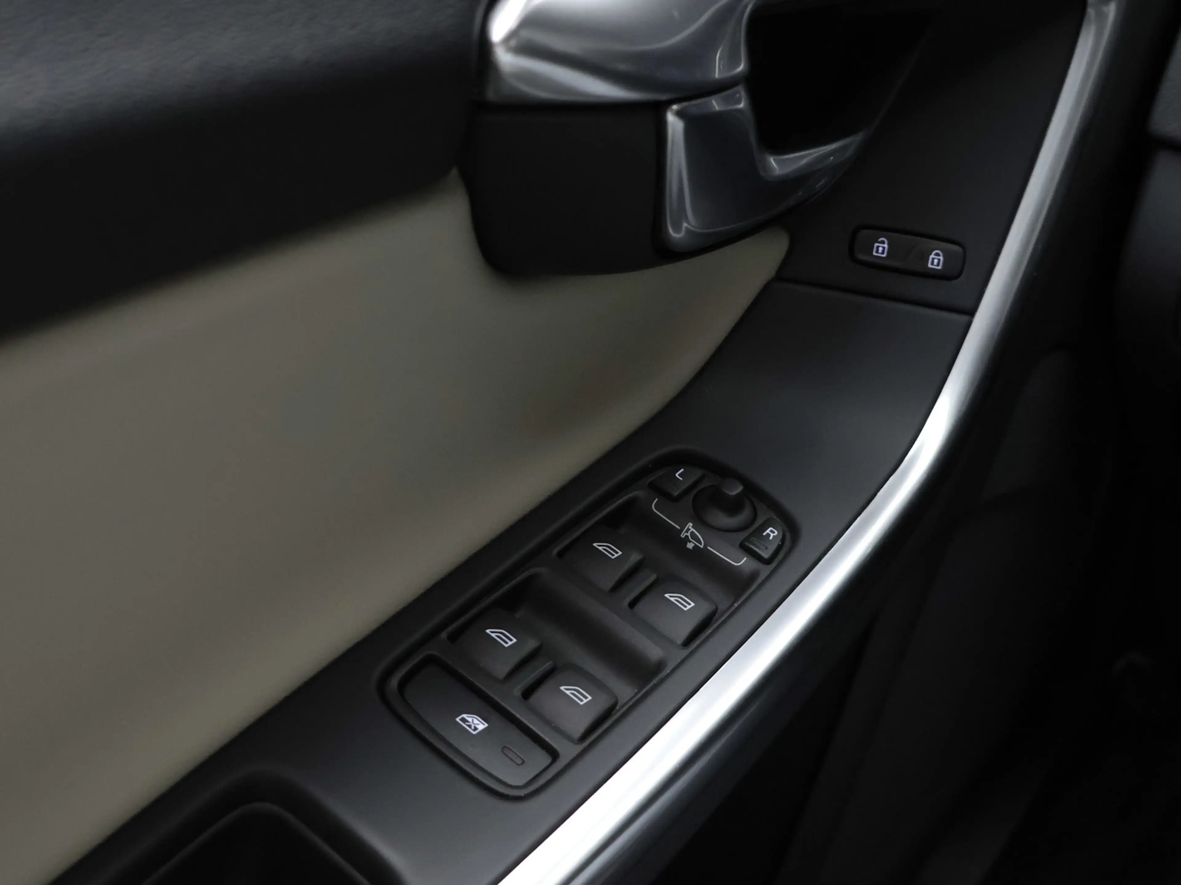 Volvo S60 2.0 T4 Summum Sport (SCHUIFDAK,NAVI,CAMERA,STOEL/S — photo 22