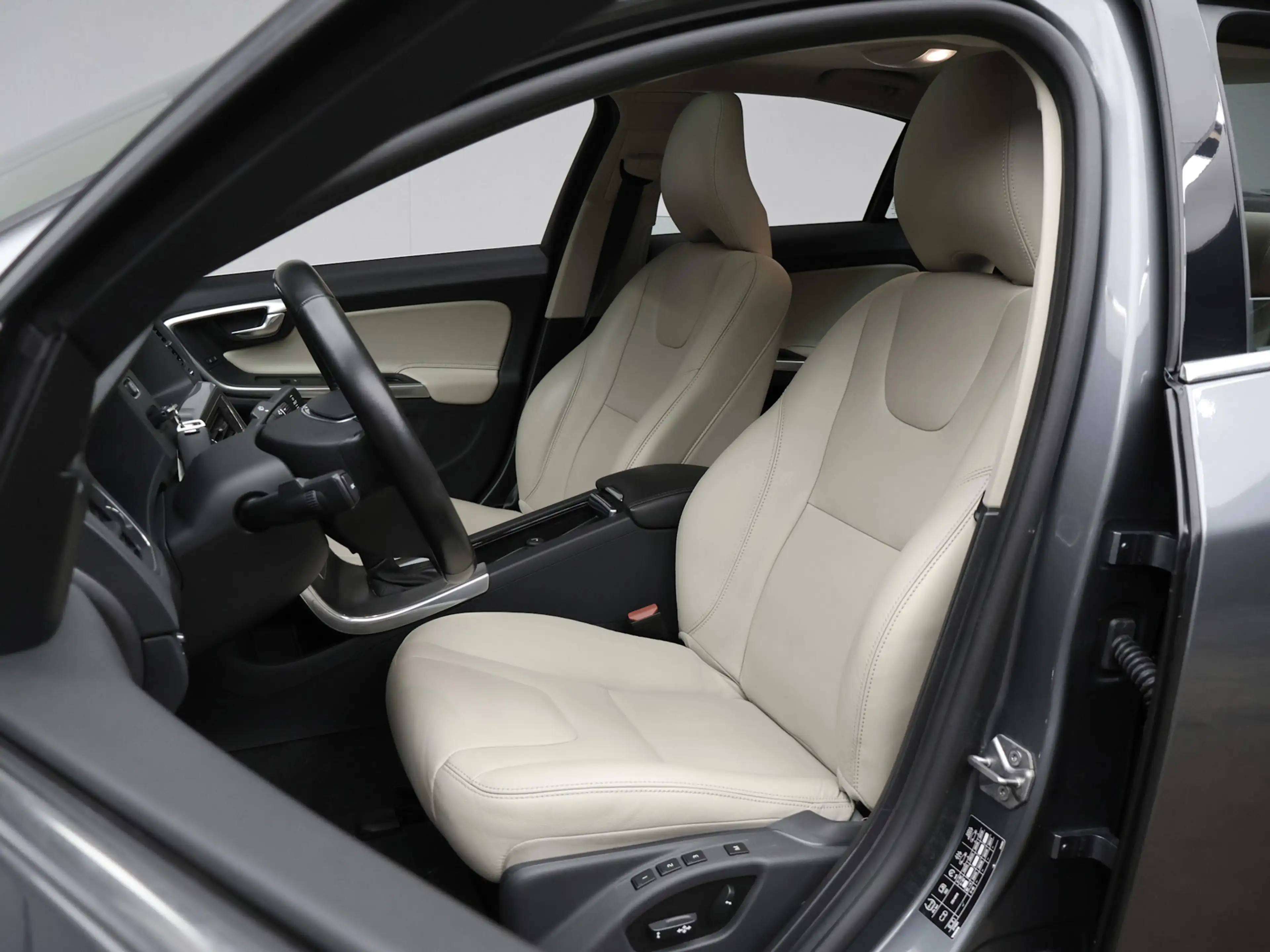 Volvo S60 2.0 T4 Summum Sport (SCHUIFDAK,NAVI,CAMERA,STOEL/S — photo 26