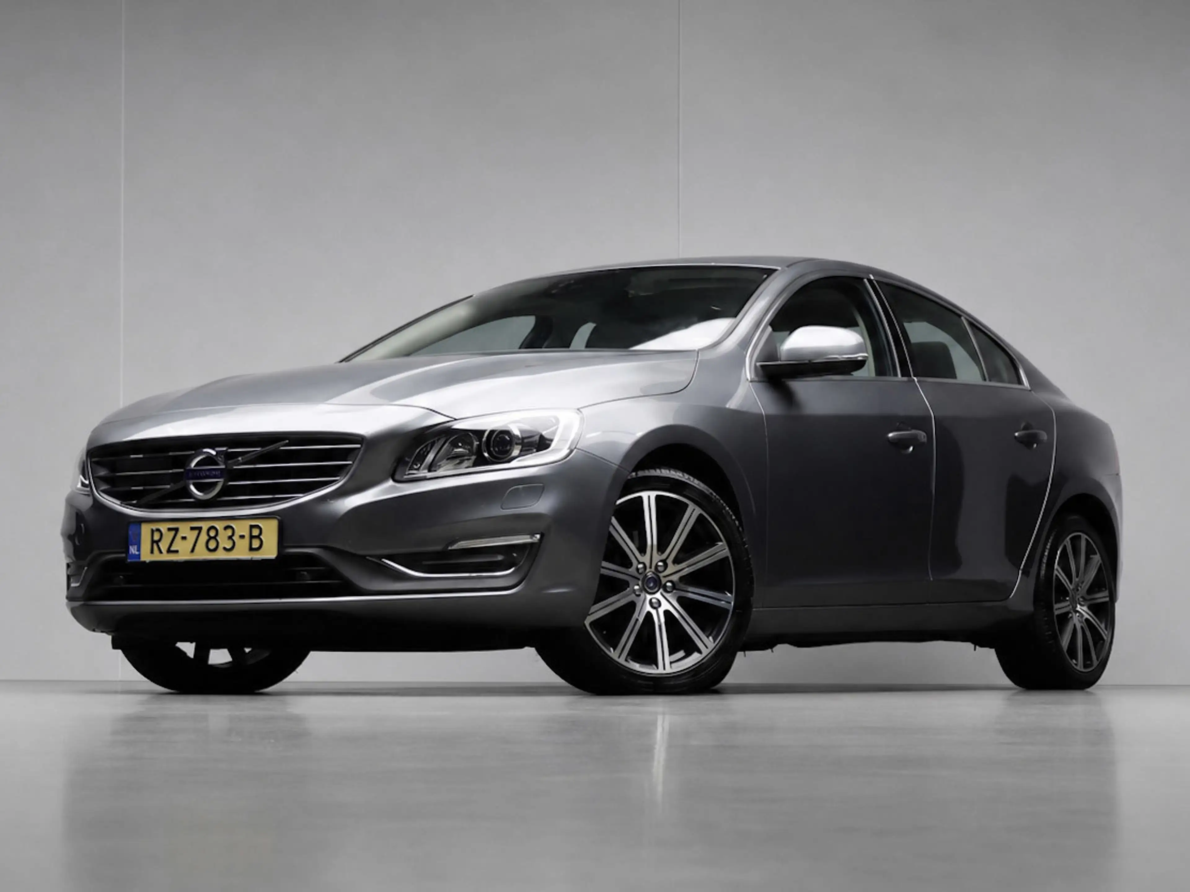 Volvo S60 2.0 T4 Summum Sport (SCHUIFDAK,NAVI,CAMERA,STOEL/S — photo 3