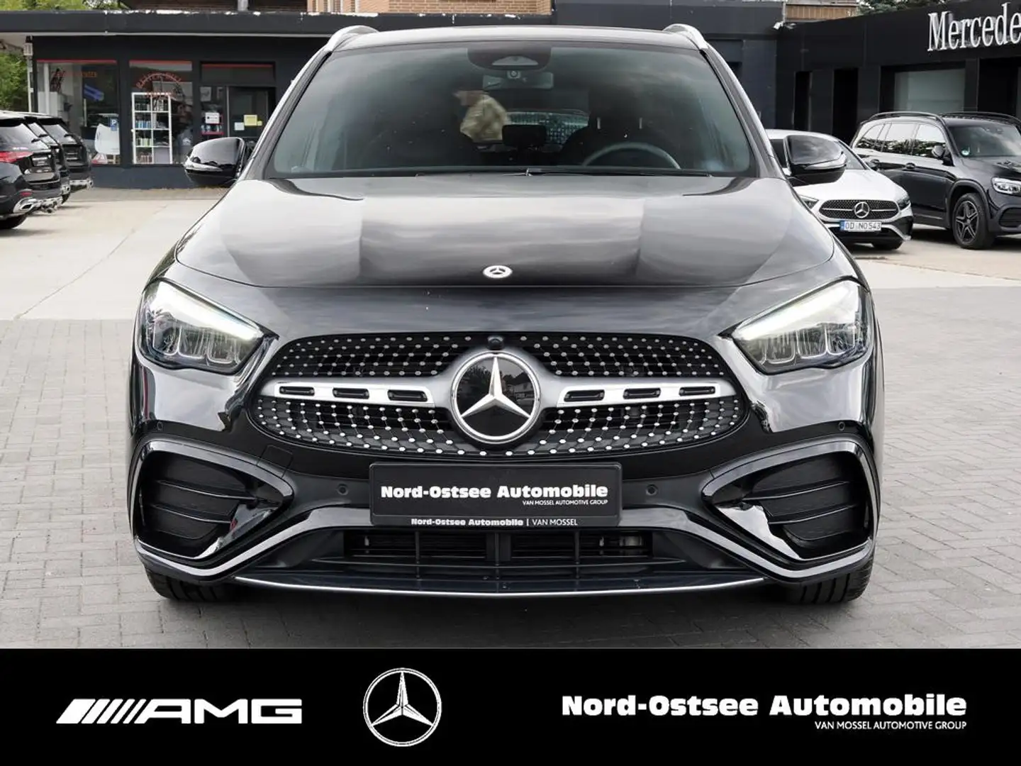 Mercedes-Benz GLA 200 AMG AHK KAMERA SITZHZG KLIMA LED Noir - 2