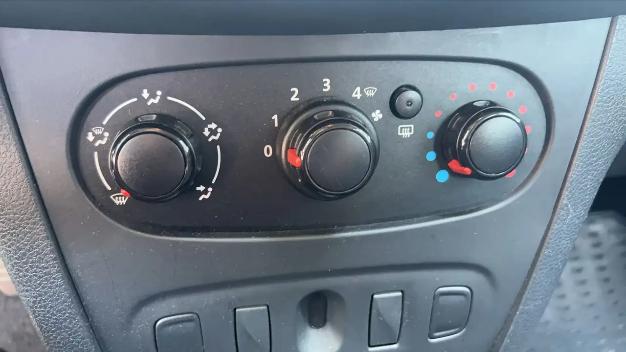 Dacia Sandero Sandero — photo 26