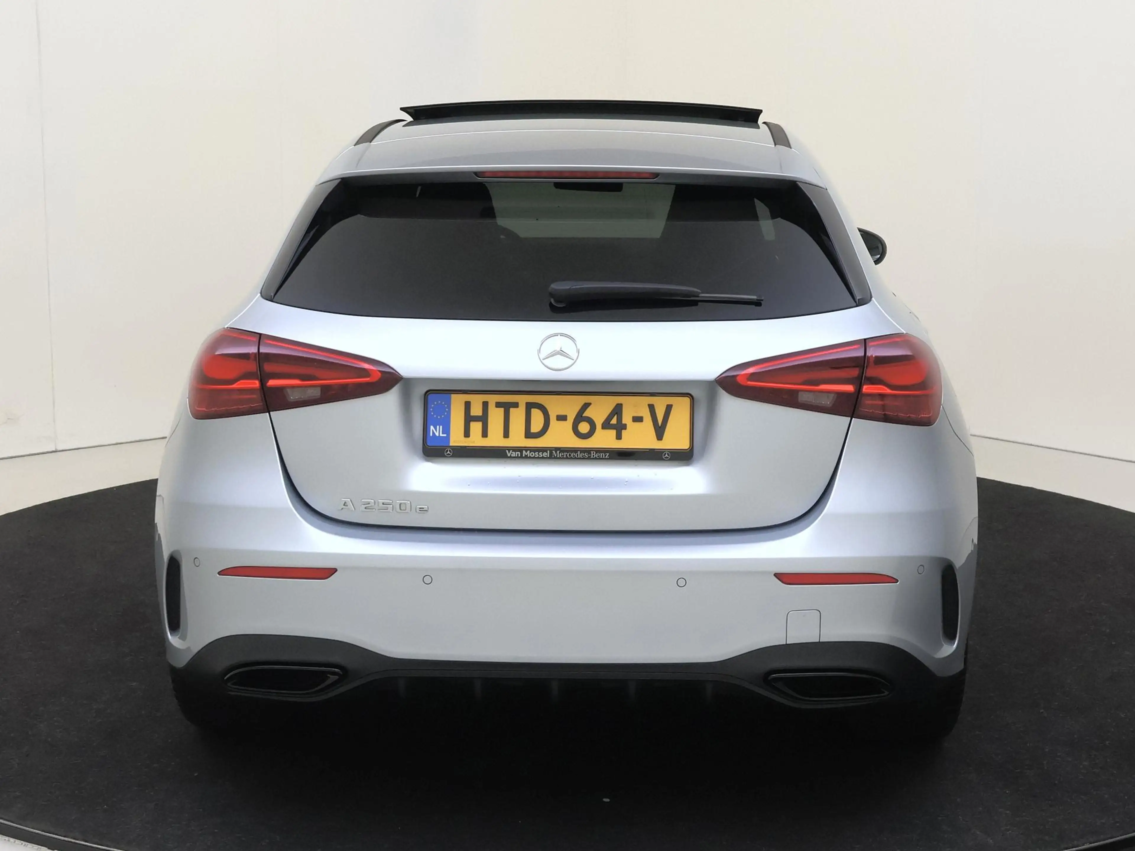 Mercedes-Benz A 250 e Business Solution AMG Premium Plus /Panoramadak — photo 8