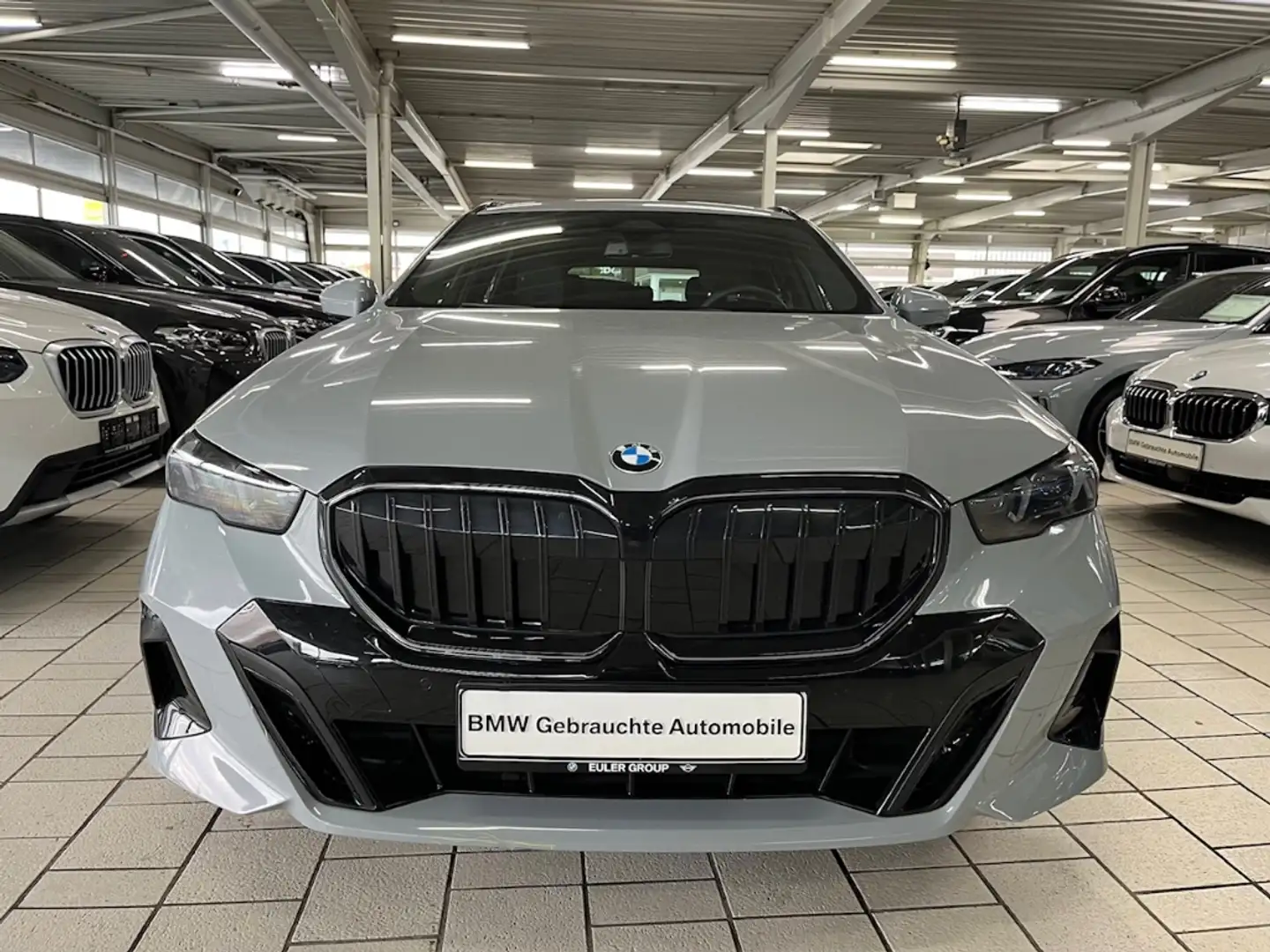 BMW 520 i M-Sport PRO Sommer19'' AHK ICONIC M-Leuchten H/K Grau - 2