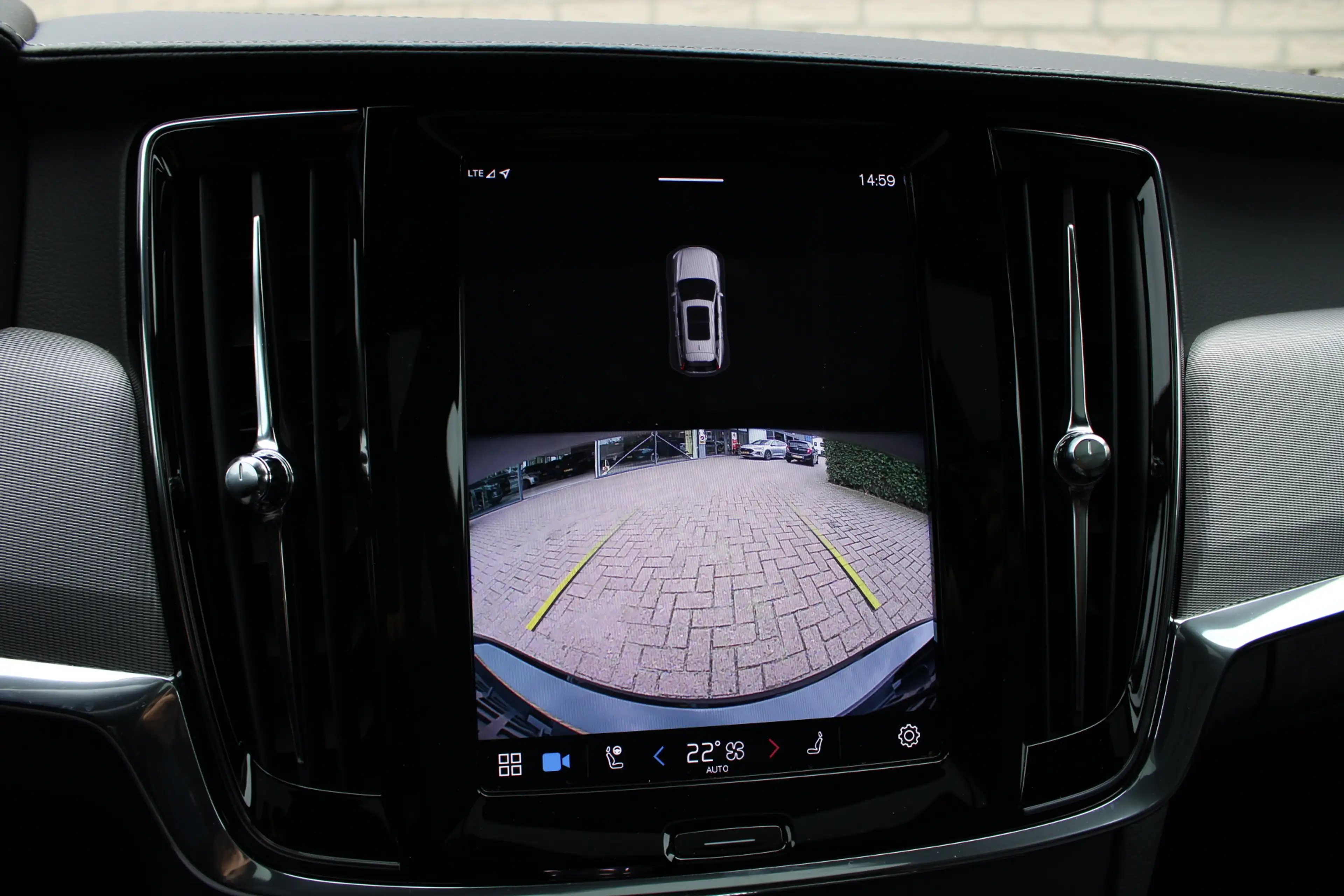 Volvo V90 2.0 T8 Plug-in hybrid AWD Ultimate Dark | Panorama — photo 21