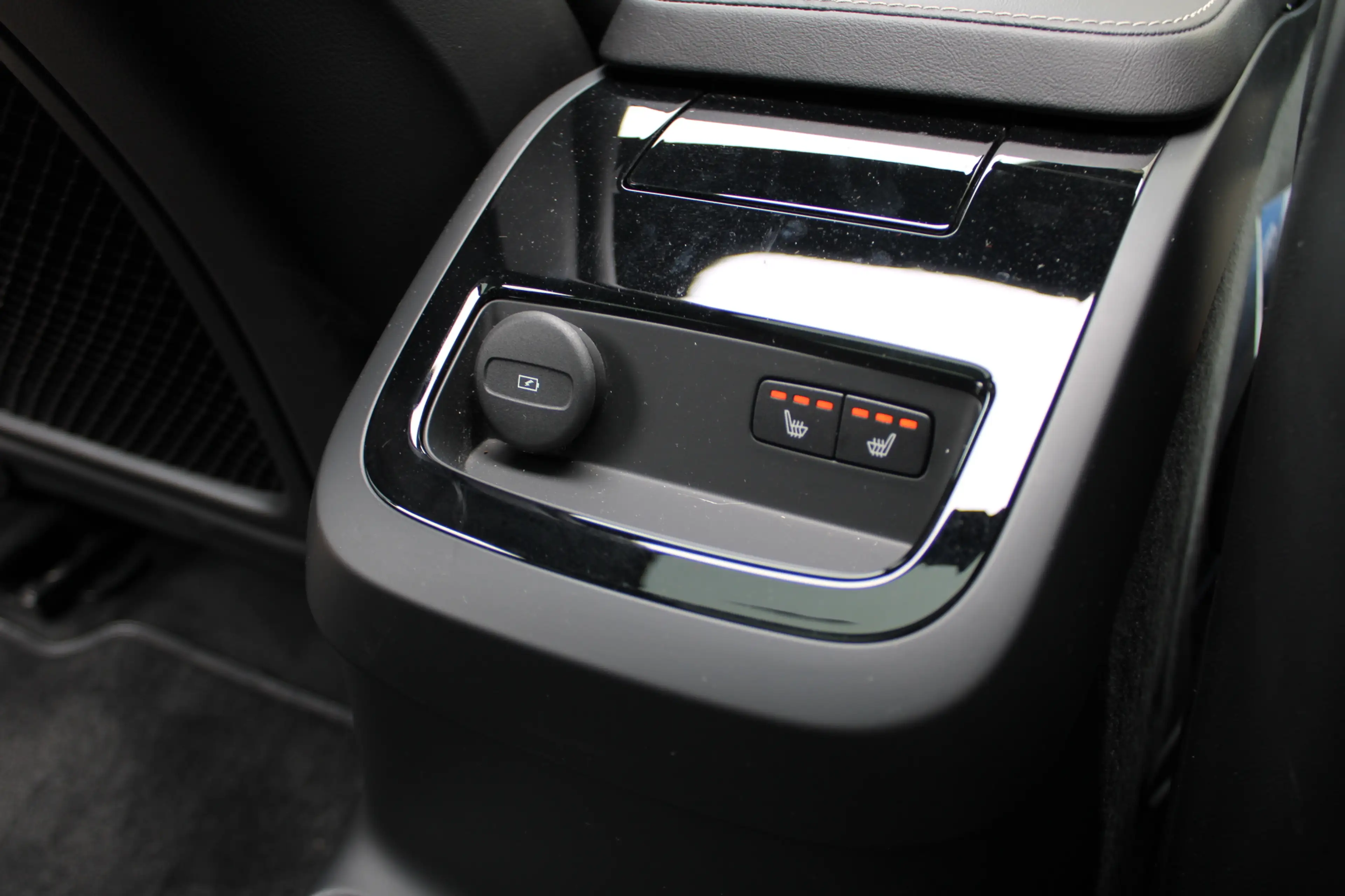 Volvo V90 2.0 T8 Plug-in hybrid AWD Ultimate Dark | Panorama — photo 7