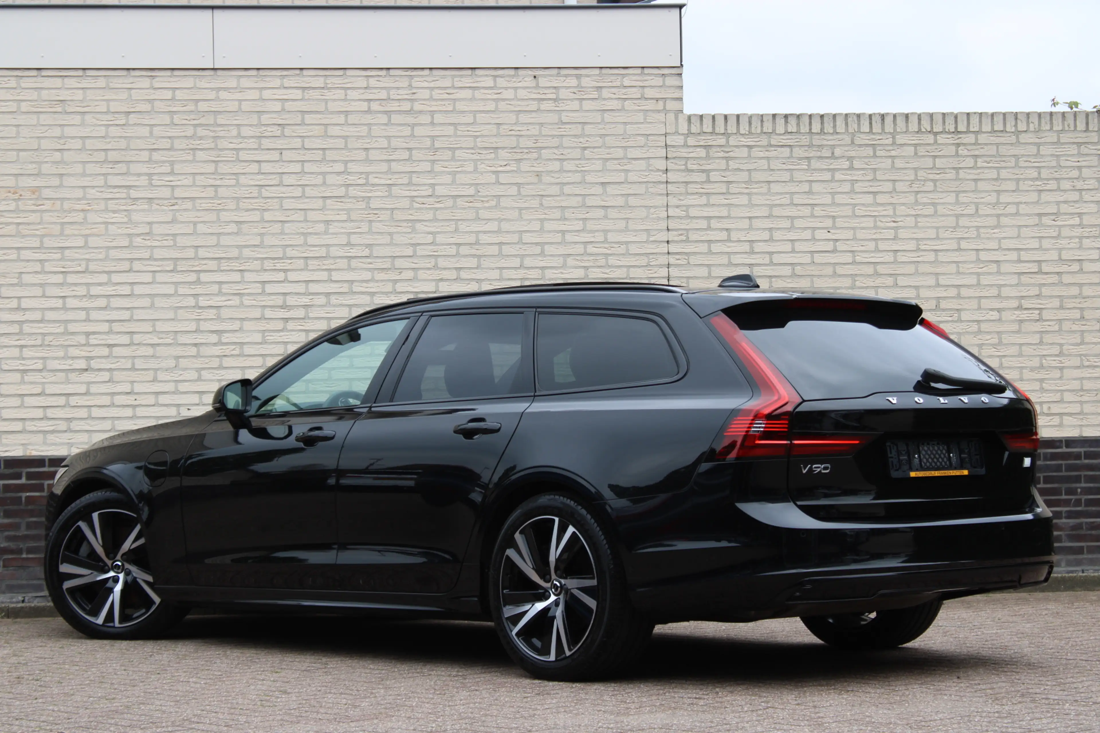 Volvo V90 2.0 T8 Plug-in hybrid AWD Ultimate Dark | Panorama — photo 3