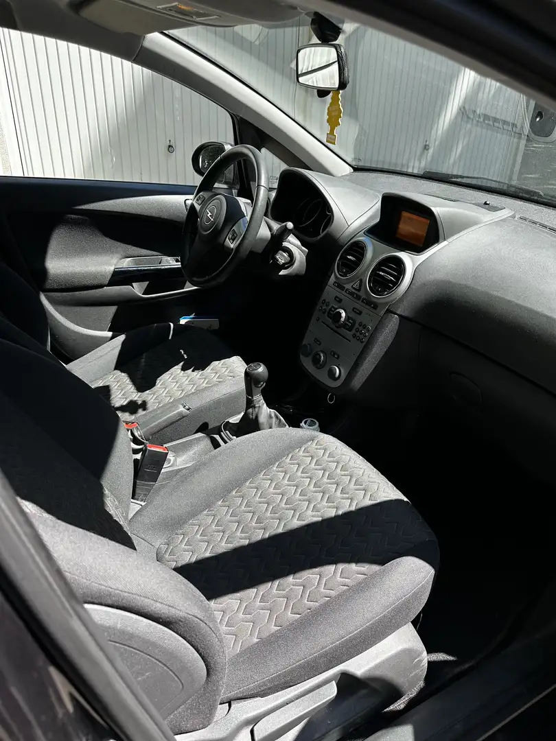 Opel Corsa 1.4 16V Active - 2