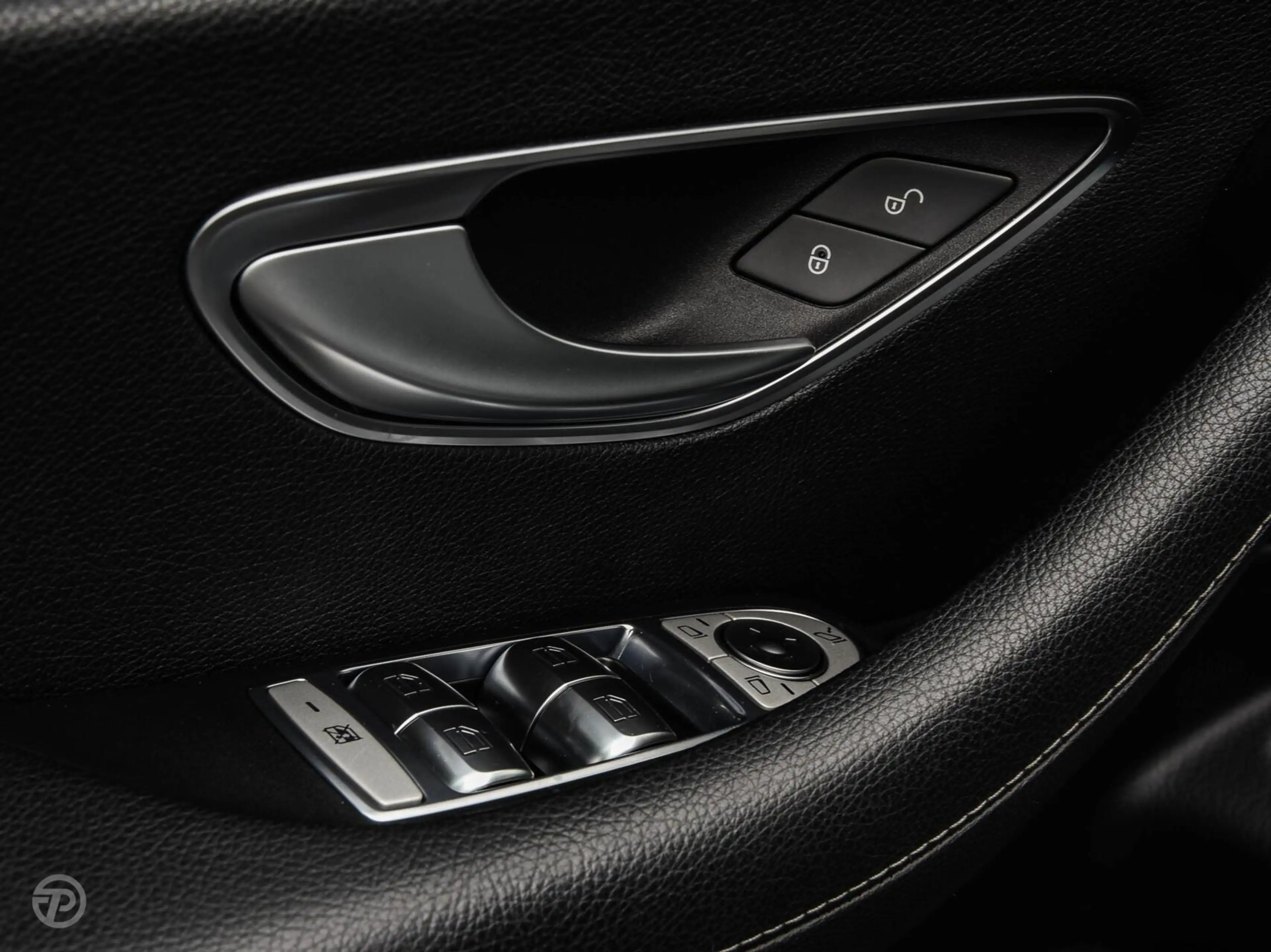 Mercedes-Benz E 220 d 220 d Ambition | Leder | HUD | Widescreen | Trek — photo 35
