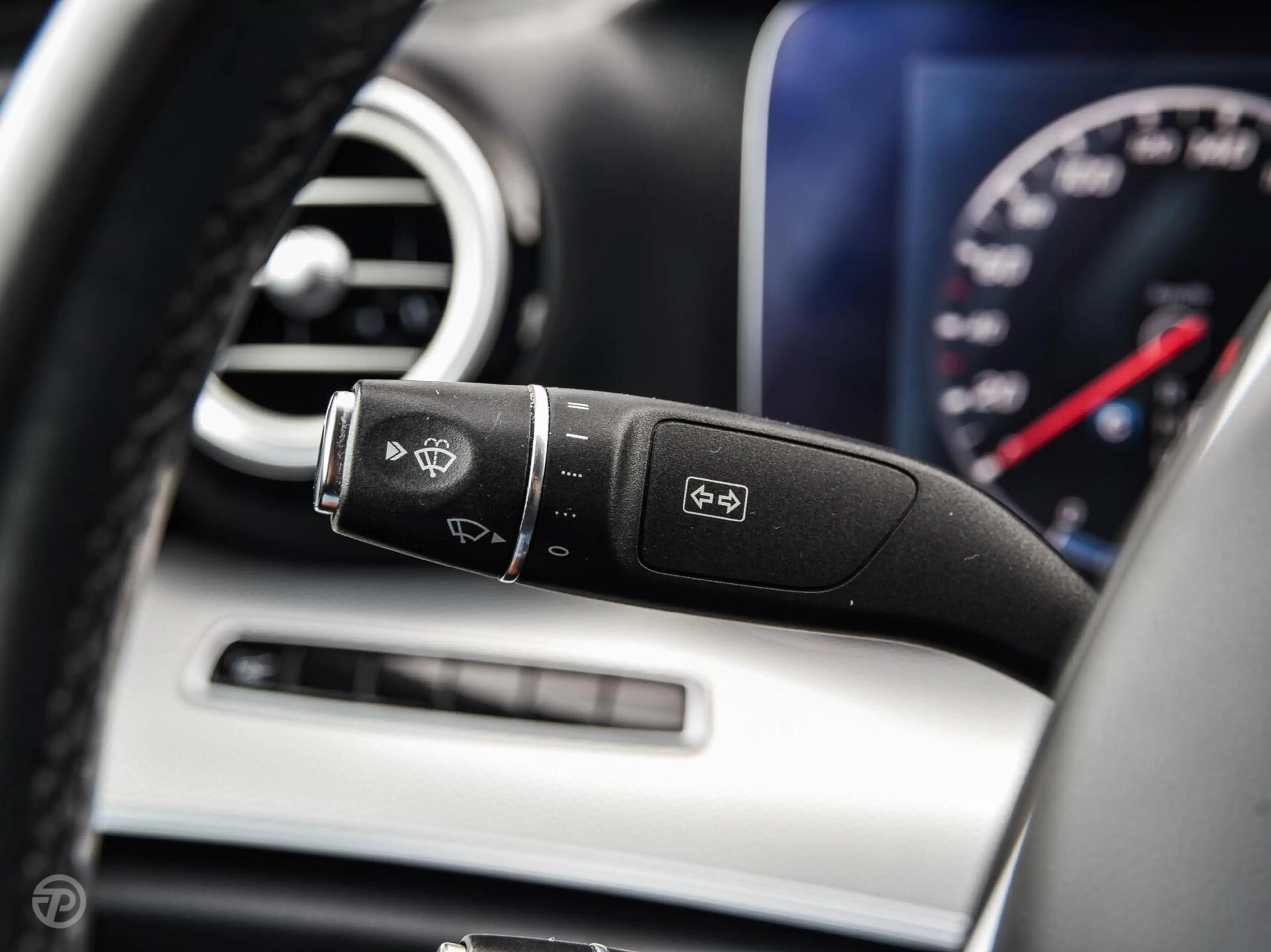 Mercedes-Benz E 220 d 220 d Ambition | Leder | HUD | Widescreen | Trek — photo 19