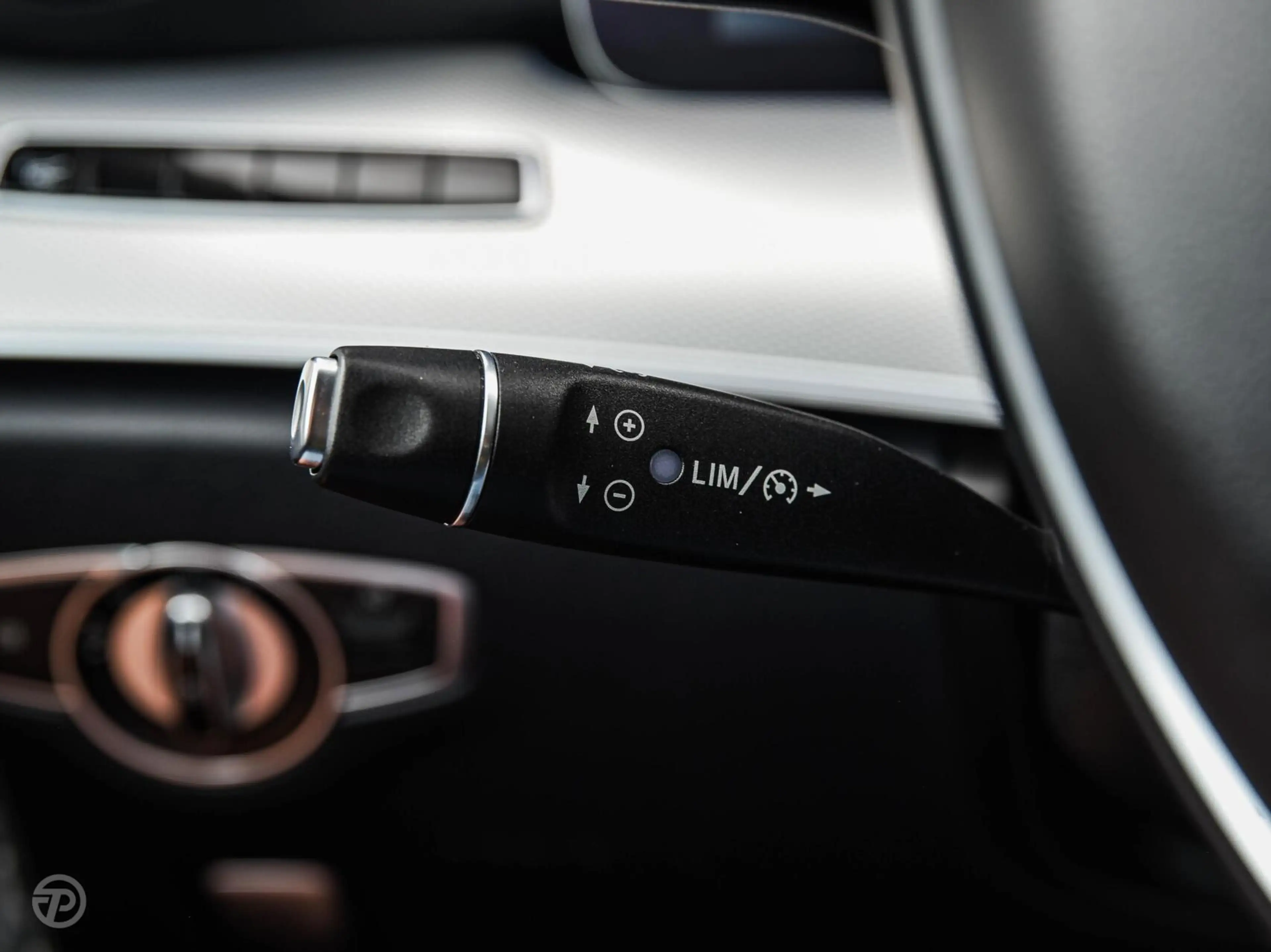 Mercedes-Benz E 220 d 220 d Ambition | Leder | HUD | Widescreen | Trek — photo 20