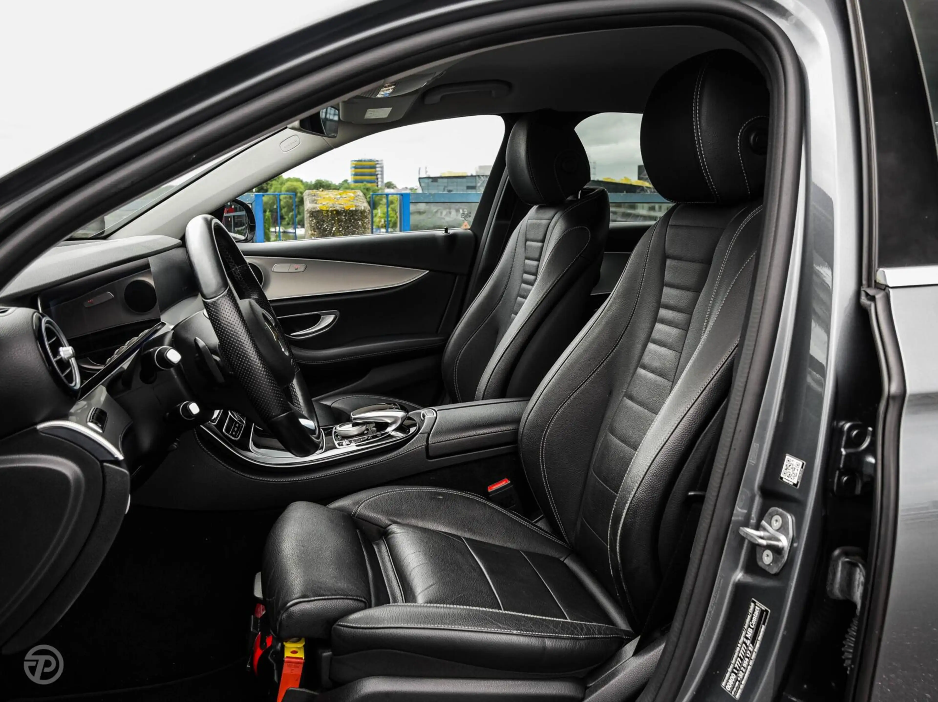 Mercedes-Benz E 220 d 220 d Ambition | Leder | HUD | Widescreen | Trek — photo 11