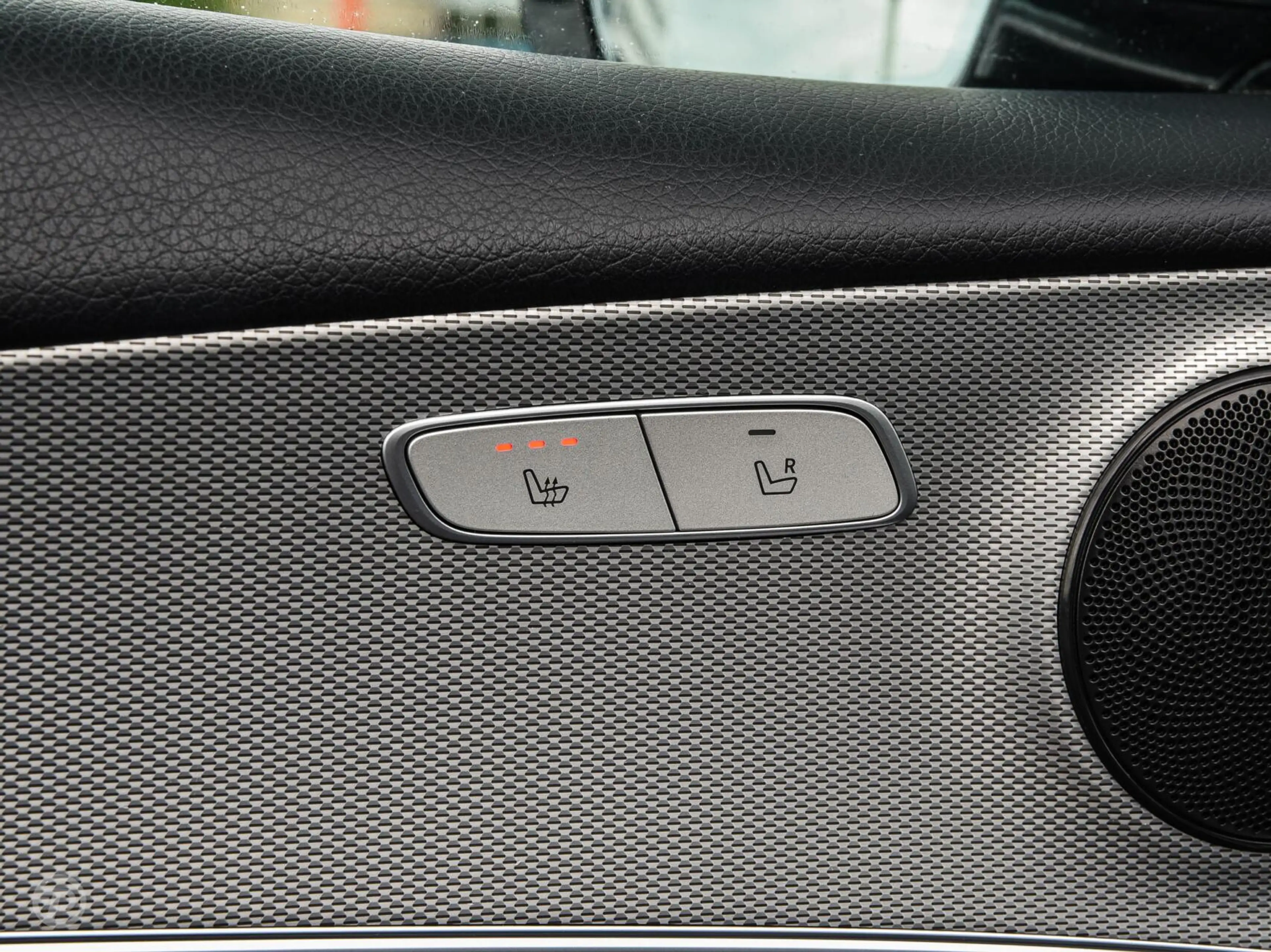 Mercedes-Benz E 220 d 220 d Ambition | Leder | HUD | Widescreen | Trek — photo 34
