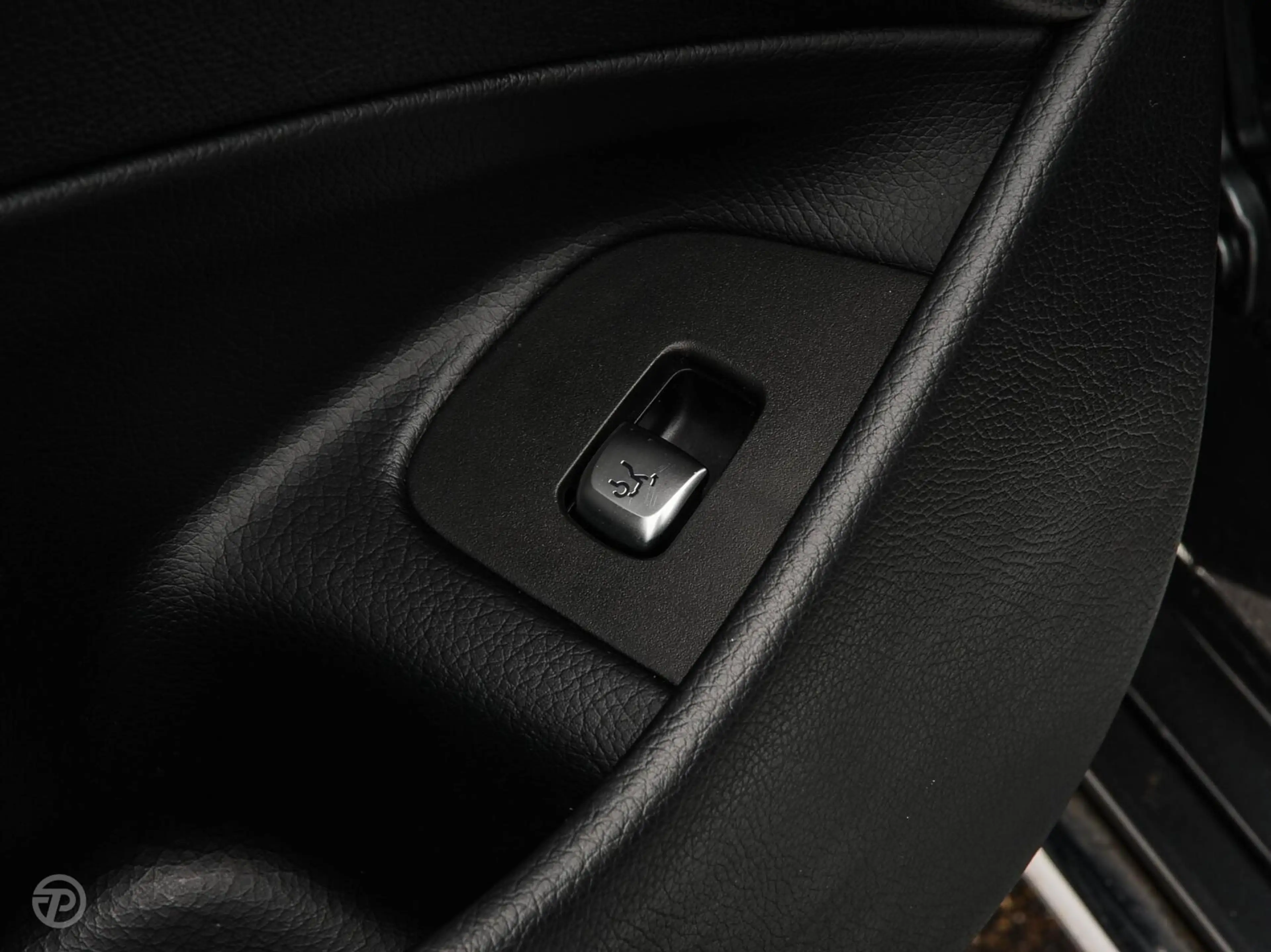 Mercedes-Benz E 220 d 220 d Ambition | Leder | HUD | Widescreen | Trek — photo 36