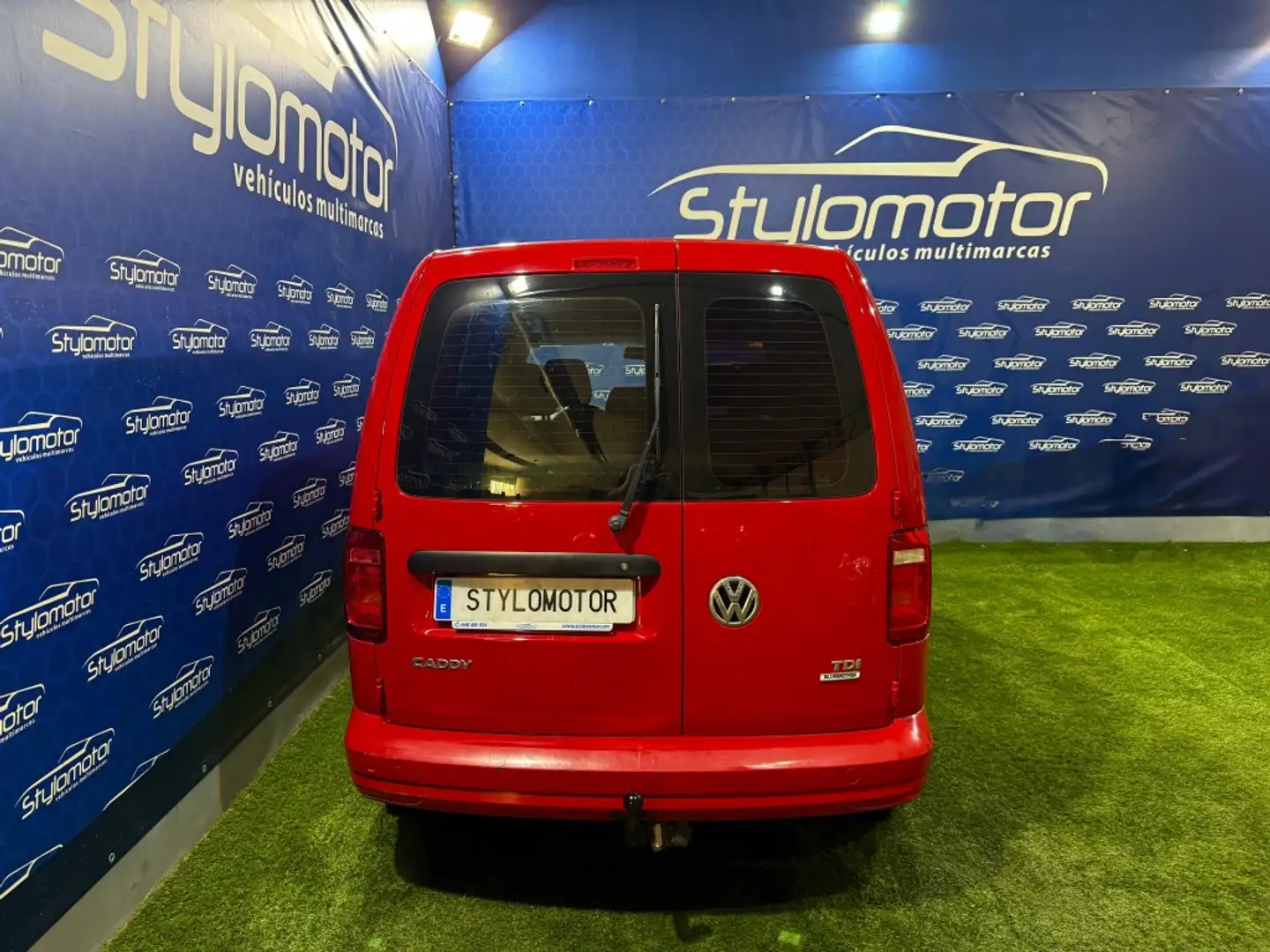 Volkswagen Caddy Maxi 2.0TDI Outdoor 110kW Rojo - 2