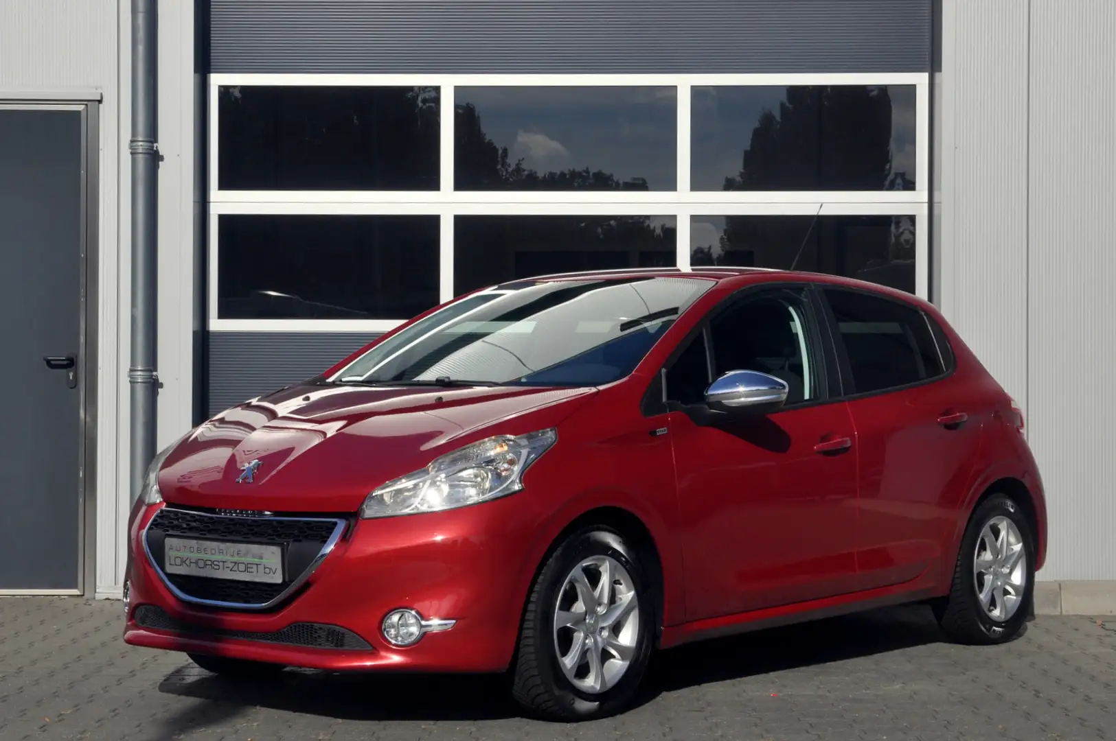 Peugeot 208 1.2 VTi Style | Navigatie | Airco | Nette auto! Rouge - 1