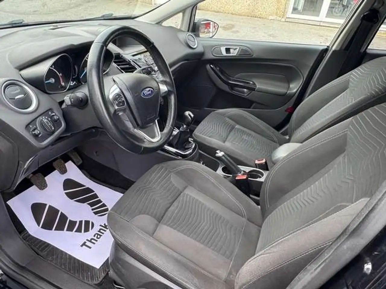 Ford Fiesta 3 portes — photo 8
