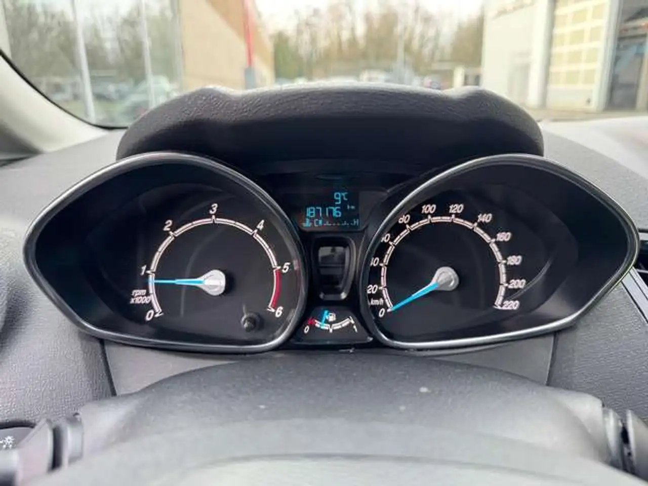 Ford Fiesta 3 portes — photo 12