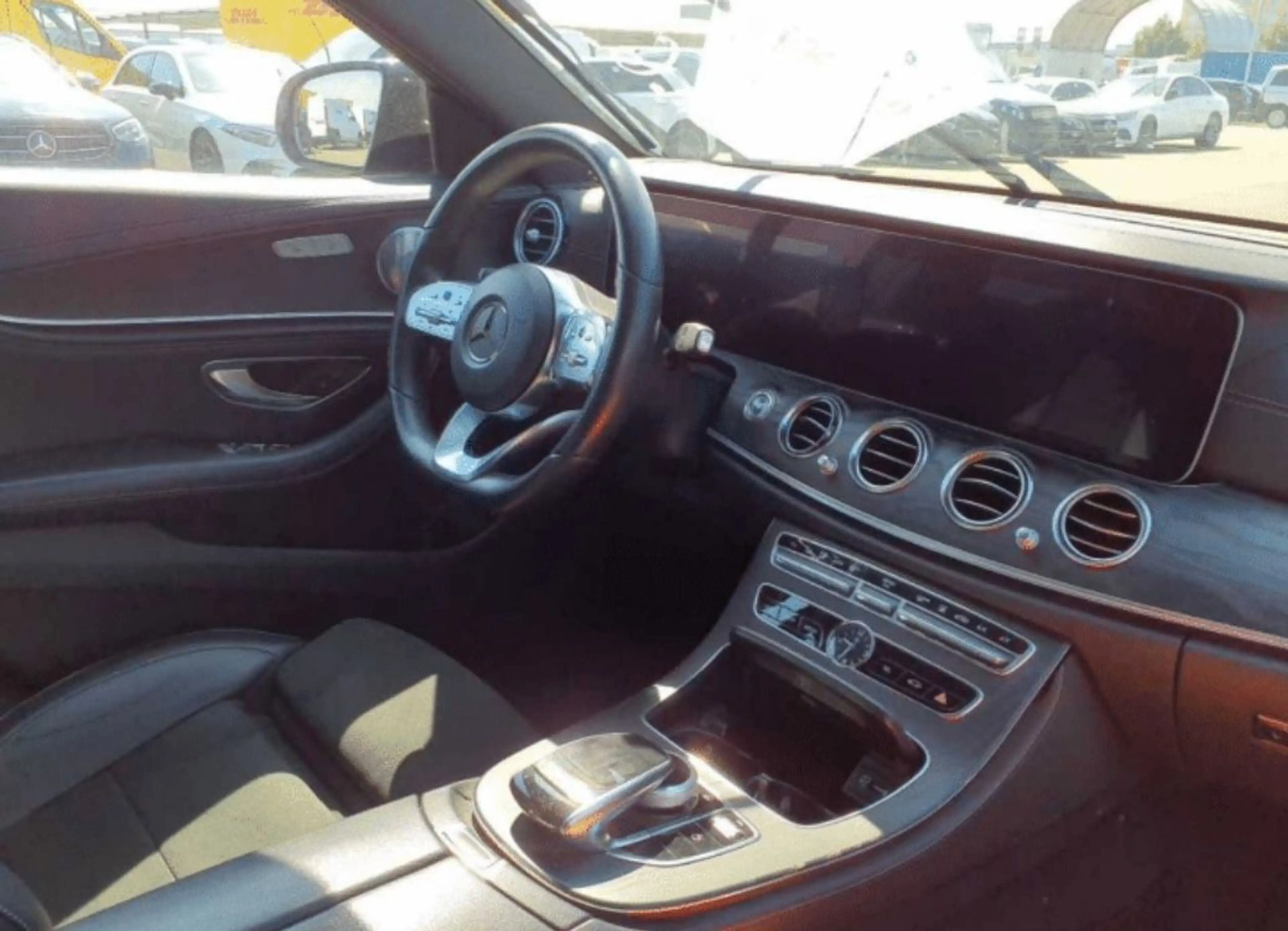 Mercedes-Benz E 300 d AMG*BURME*STD-HZG*KEYLESS*DISTR*360*TOP — photo 2