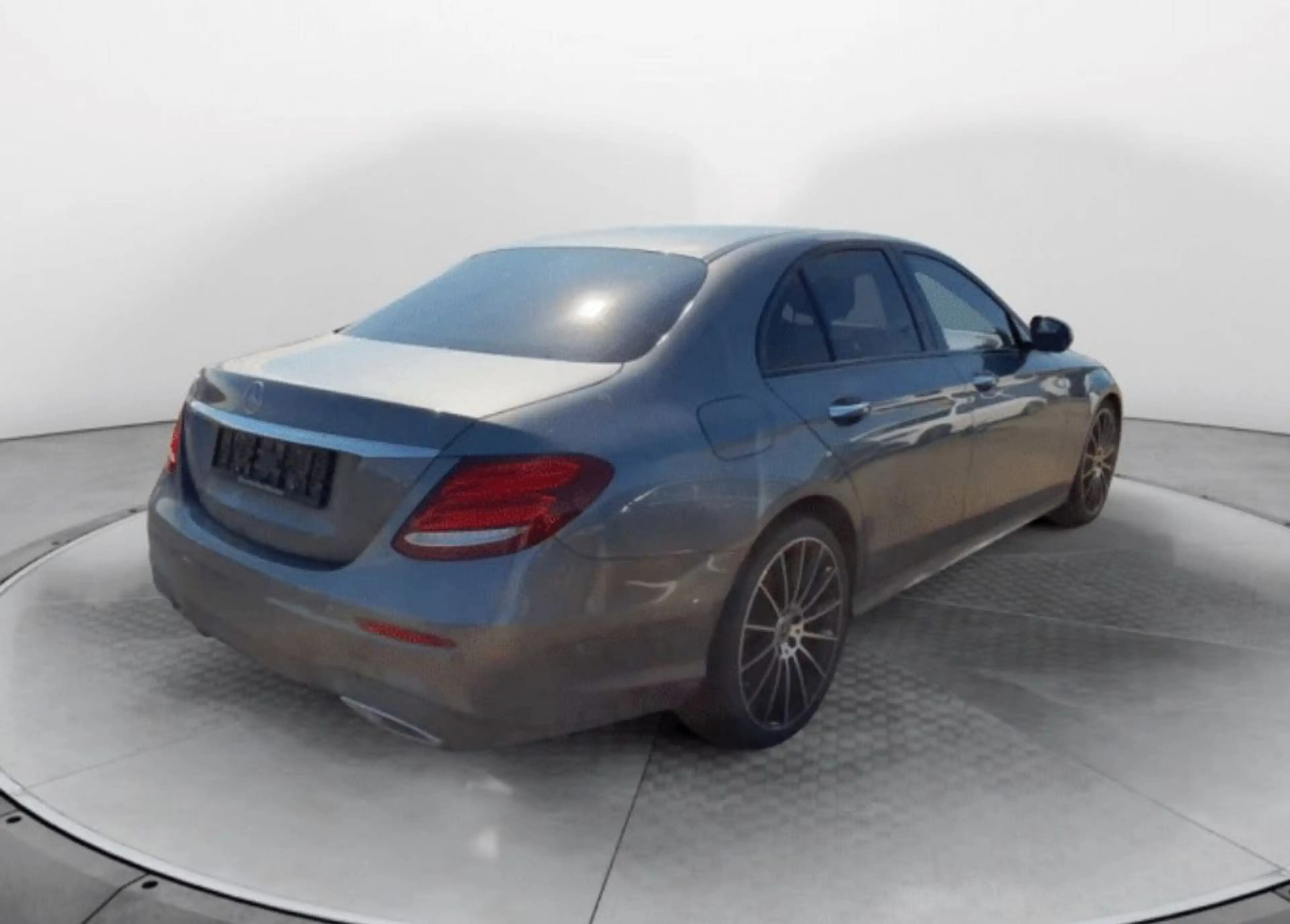 Mercedes-Benz E 300 d AMG*BURME*STD-HZG*KEYLESS*DISTR*360*TOP