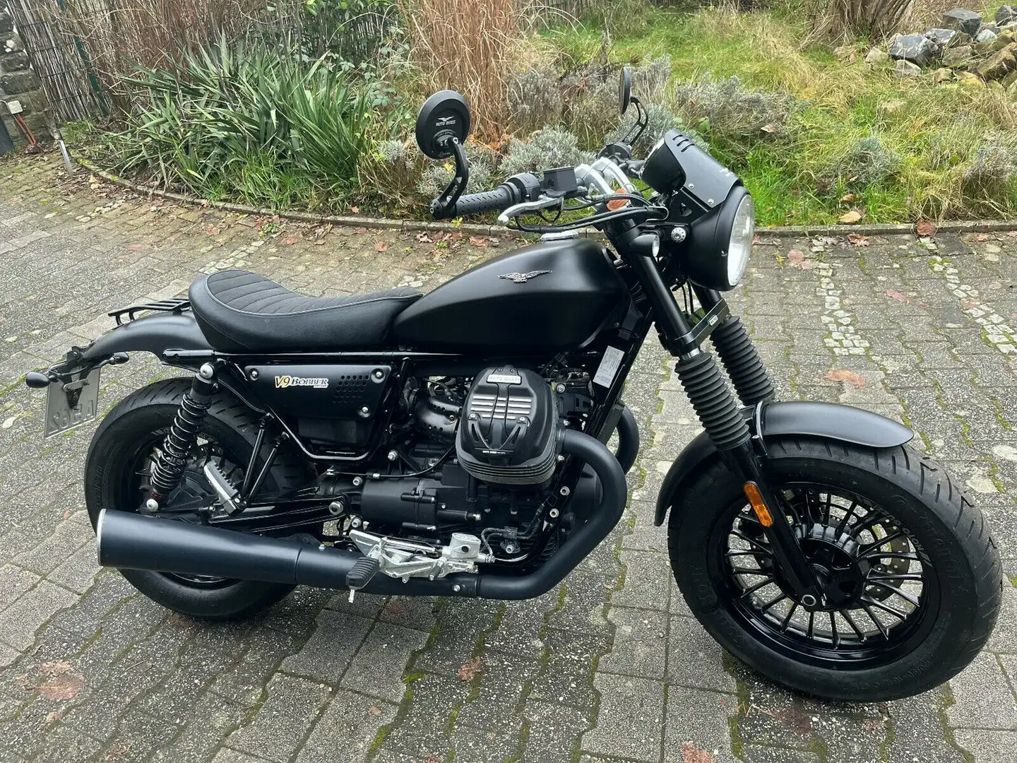 Moto Guzzi V 9 Boober Чёрный - 1