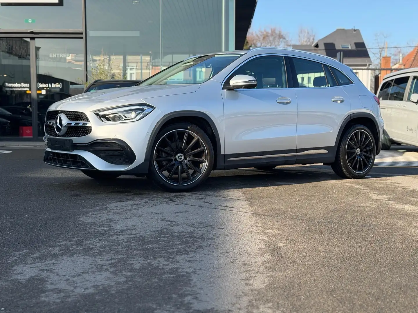 Mercedes-Benz GLA 180 GLA AMG Line Argent - 1