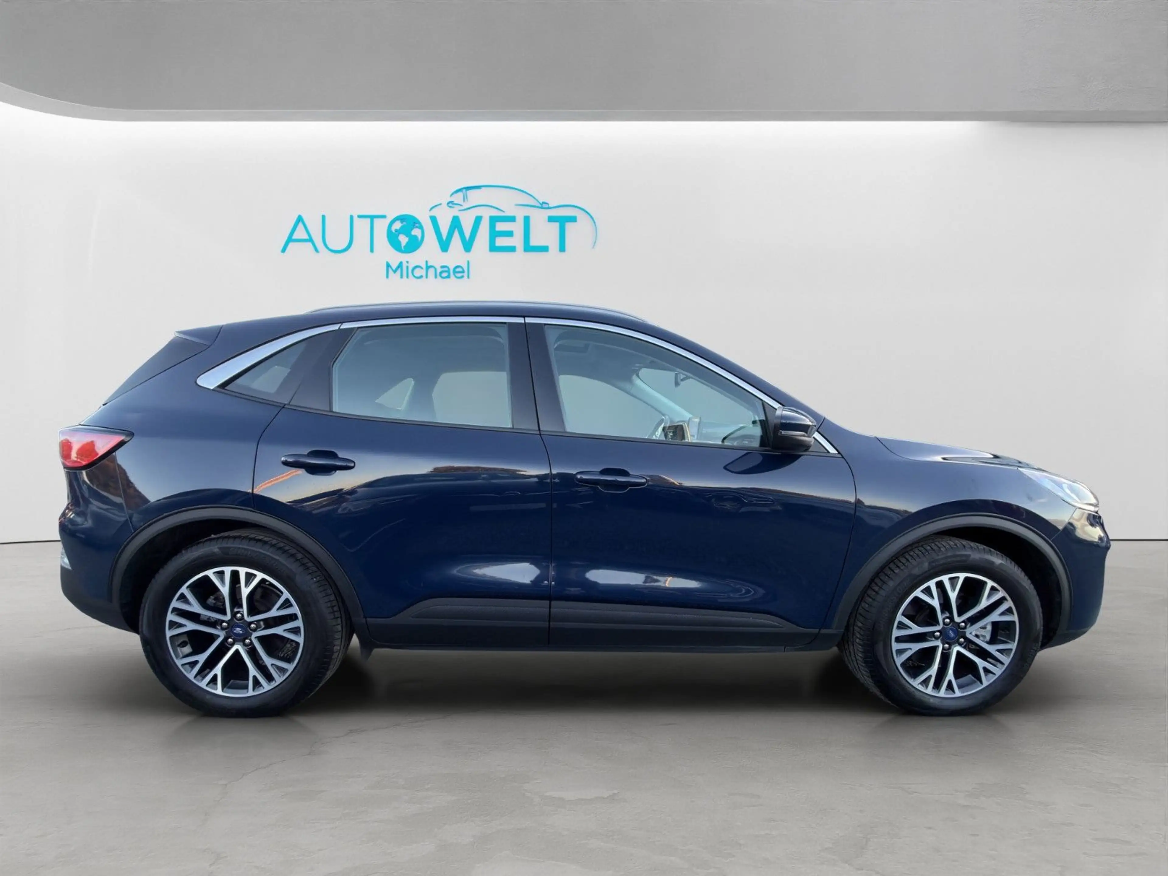 Ford Kuga 2.5 Hybrid Aut. KAM PANO SITZH LED APP AHK — photo 4