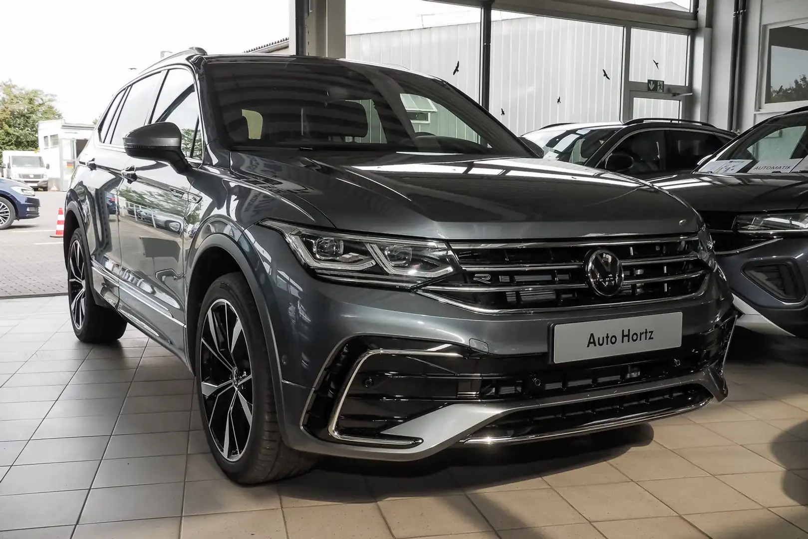 Volkswagen Tiguan Allspace R-Line 2,0 l TDI SCR 4MOTION 142 k Grau - 2