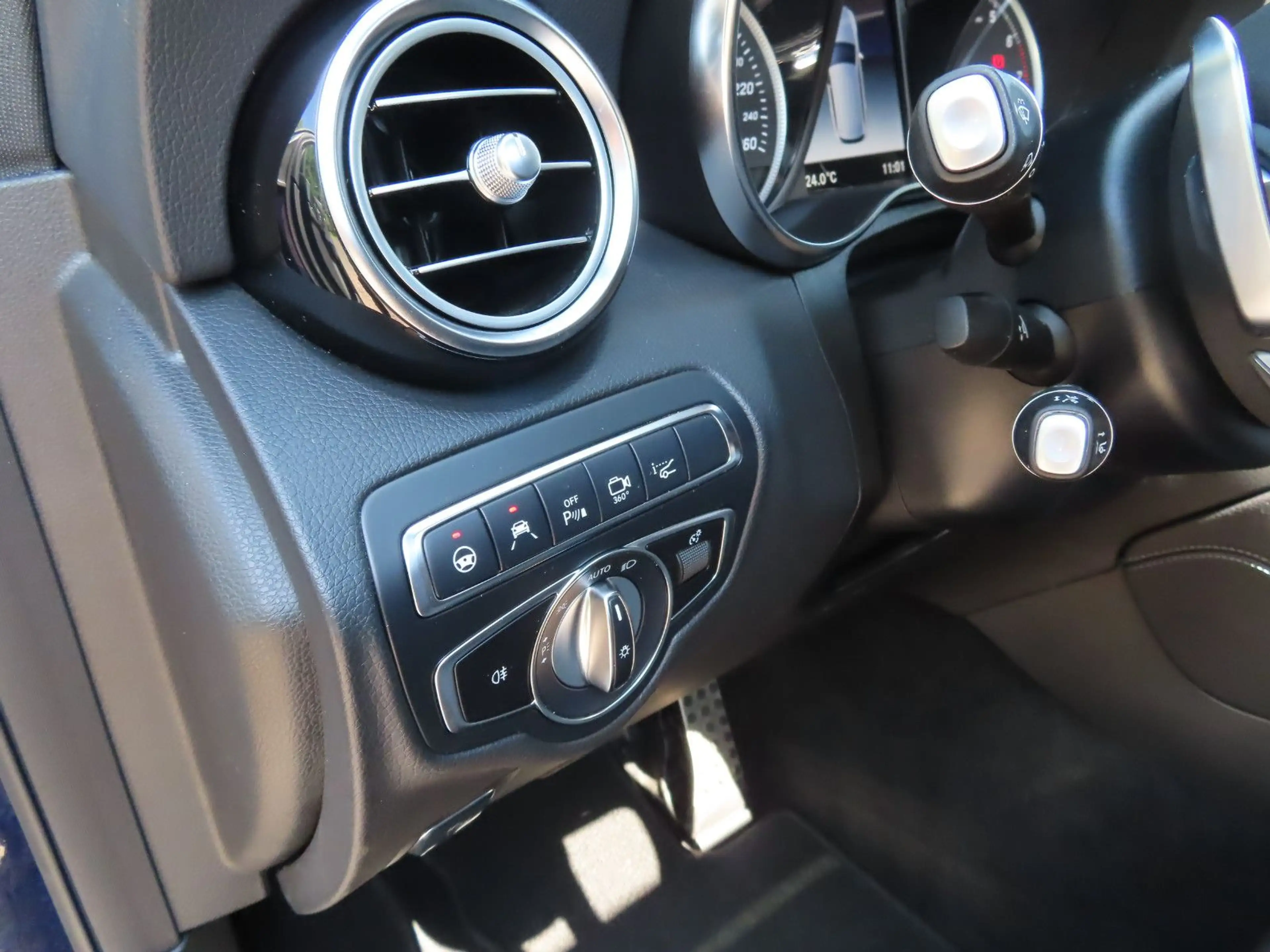 Mercedes-Benz GLC 250 4Matic — photo 12