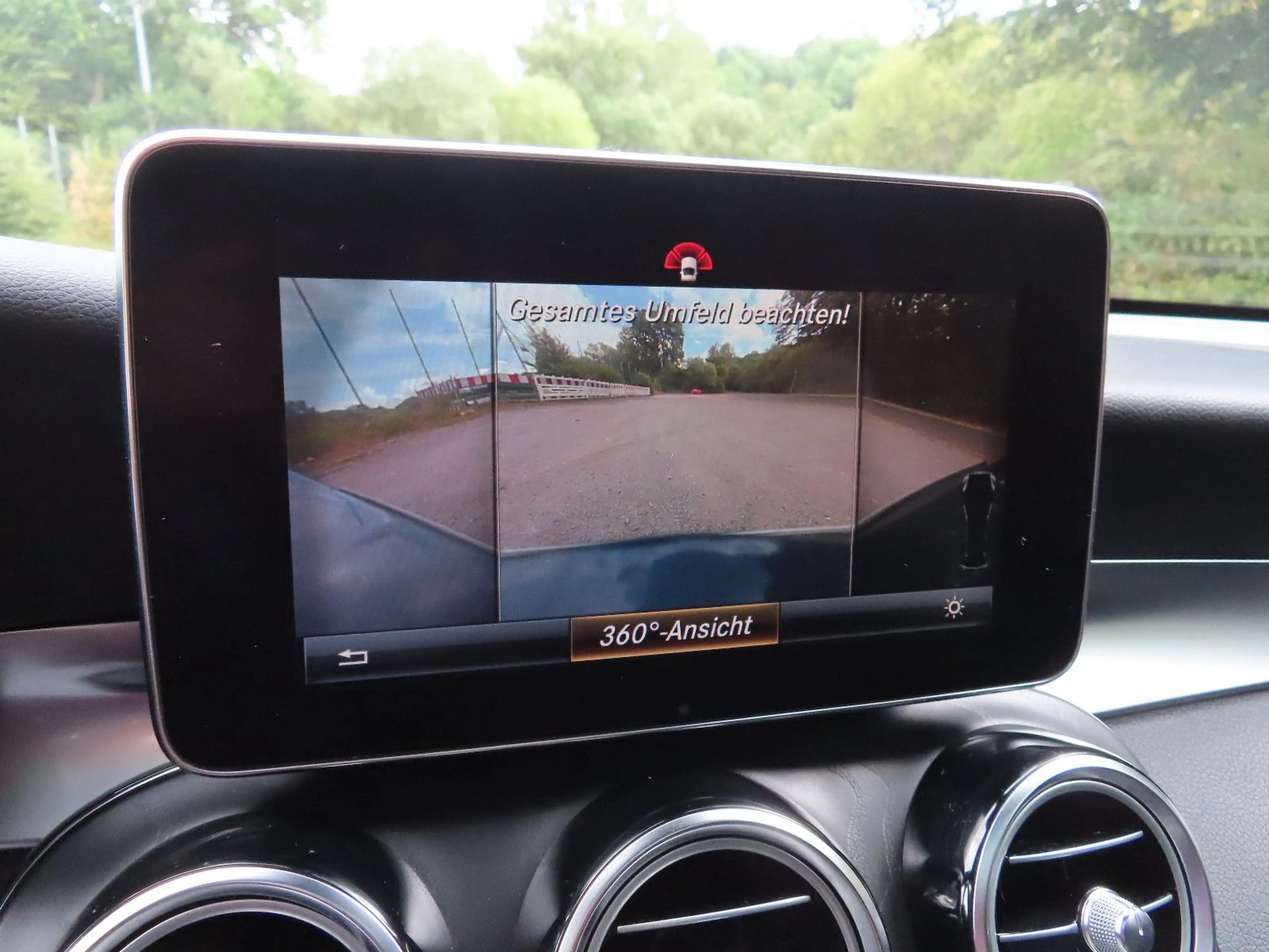Mercedes-Benz GLC 250 4Matic — photo 10