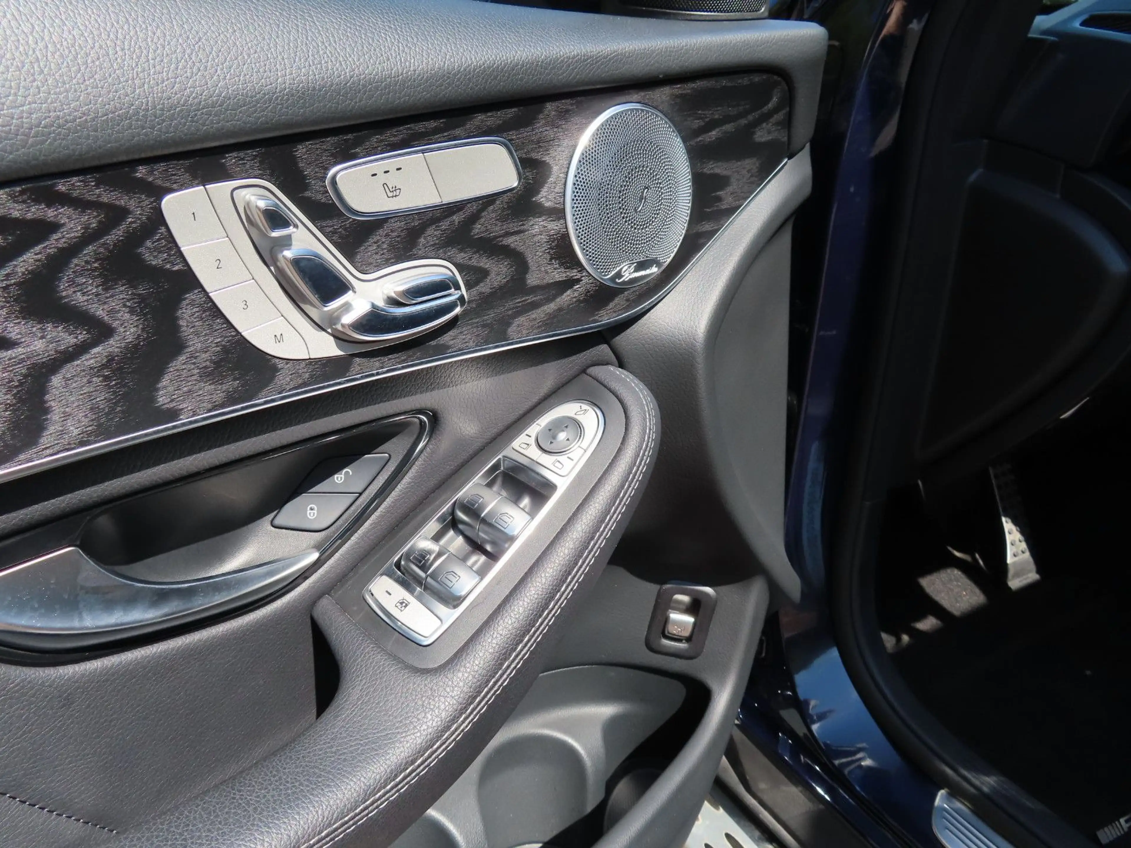 Mercedes-Benz GLC 250 4Matic — photo 13