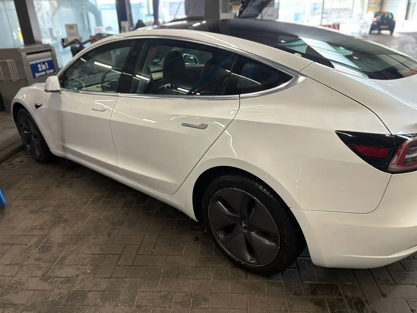 Tesla Model 3 RWD Plus 60 kWh Wit - 2