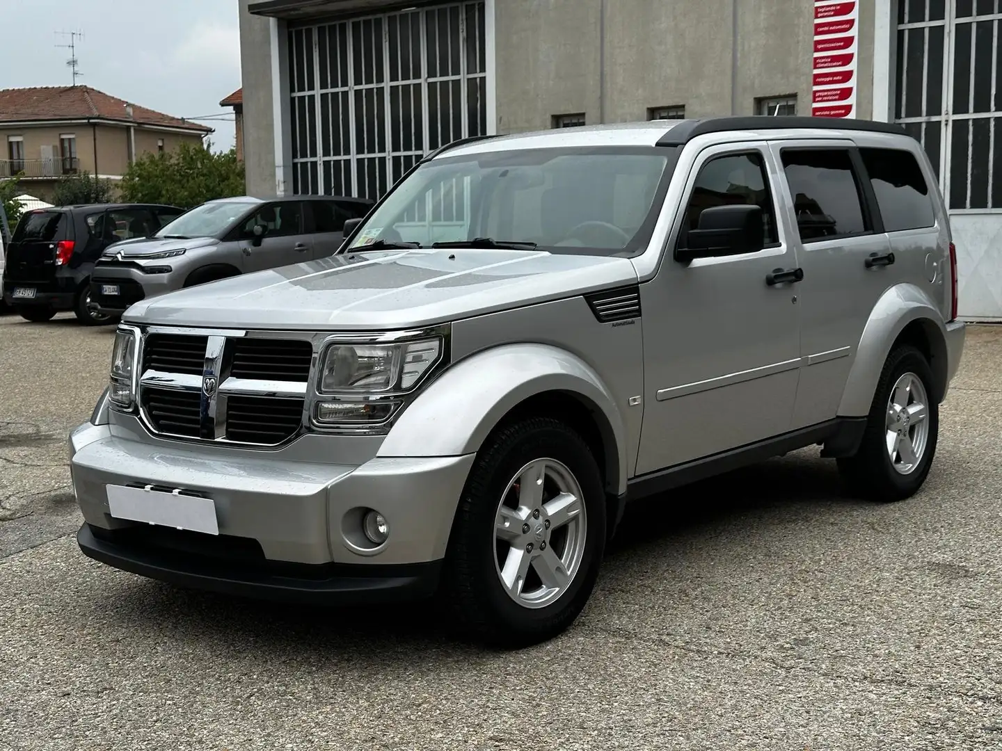 Dodge Nitro Nitro 2.8 L4 crd 16v SXT 4wd dpf Silber - 2