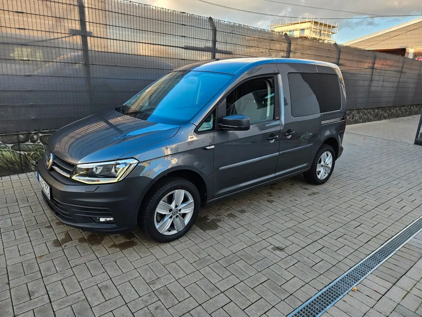 Volkswagen Caddy Nfz Kasten  Automatik, 16 Tkm Grau - 1