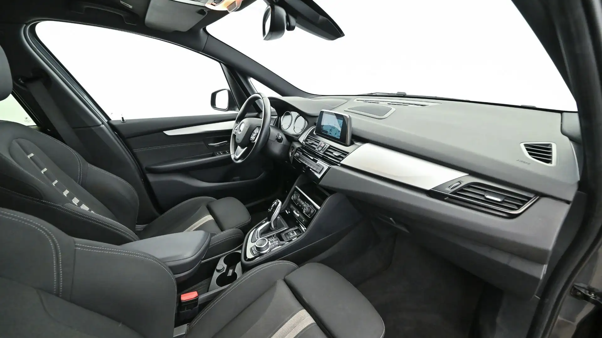 BMW 218 2er Gran Tourer Aut. ***LED | Sportsitze*** Silber - 2