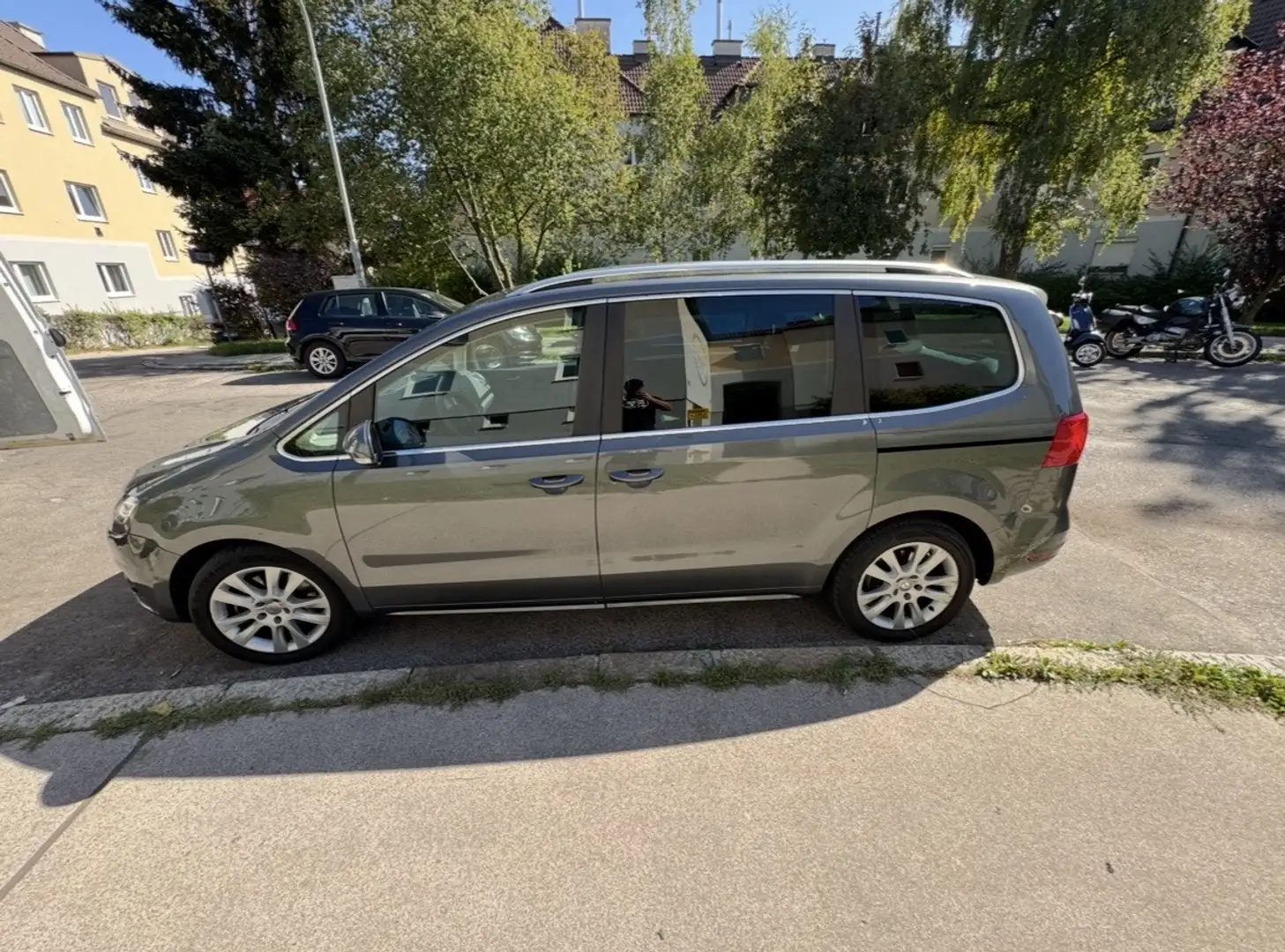 SEAT Alhambra Style 2,0 TDI CR DPF DSG - 1