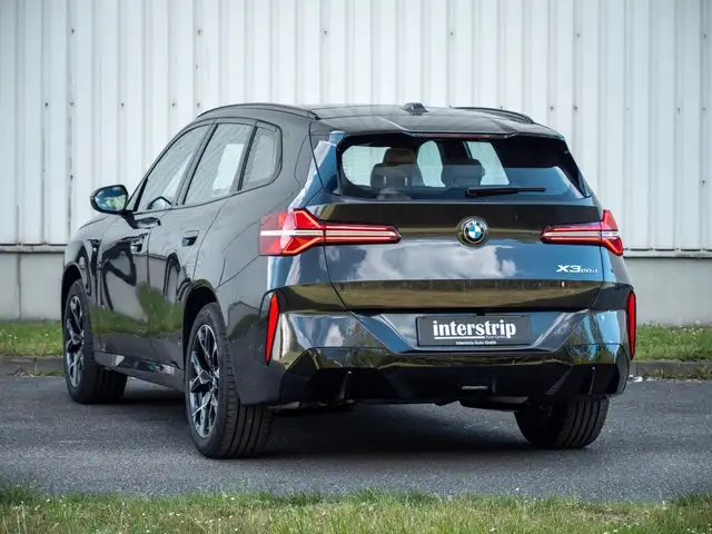 BMW X3 view 4