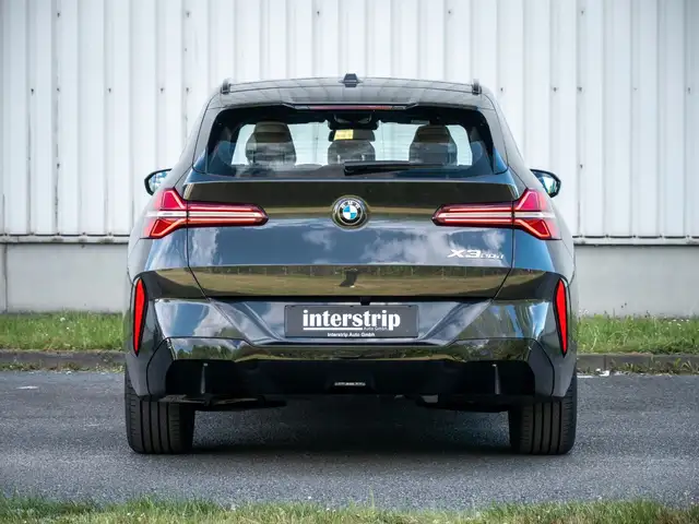 BMW X3 view 5