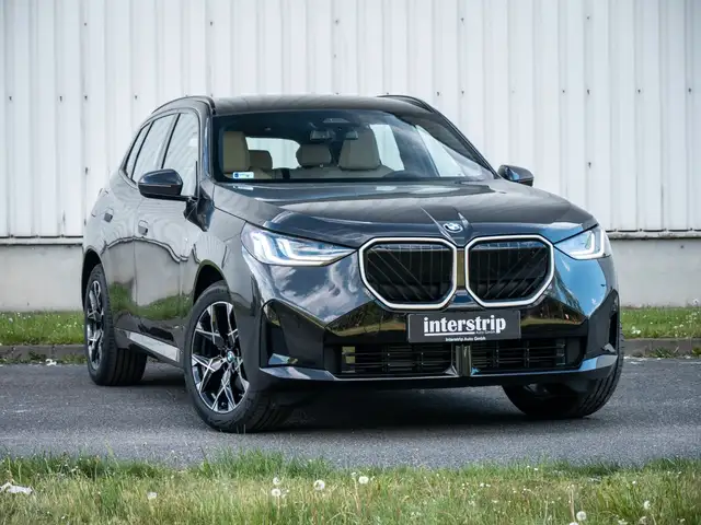 BMW X3 view 3